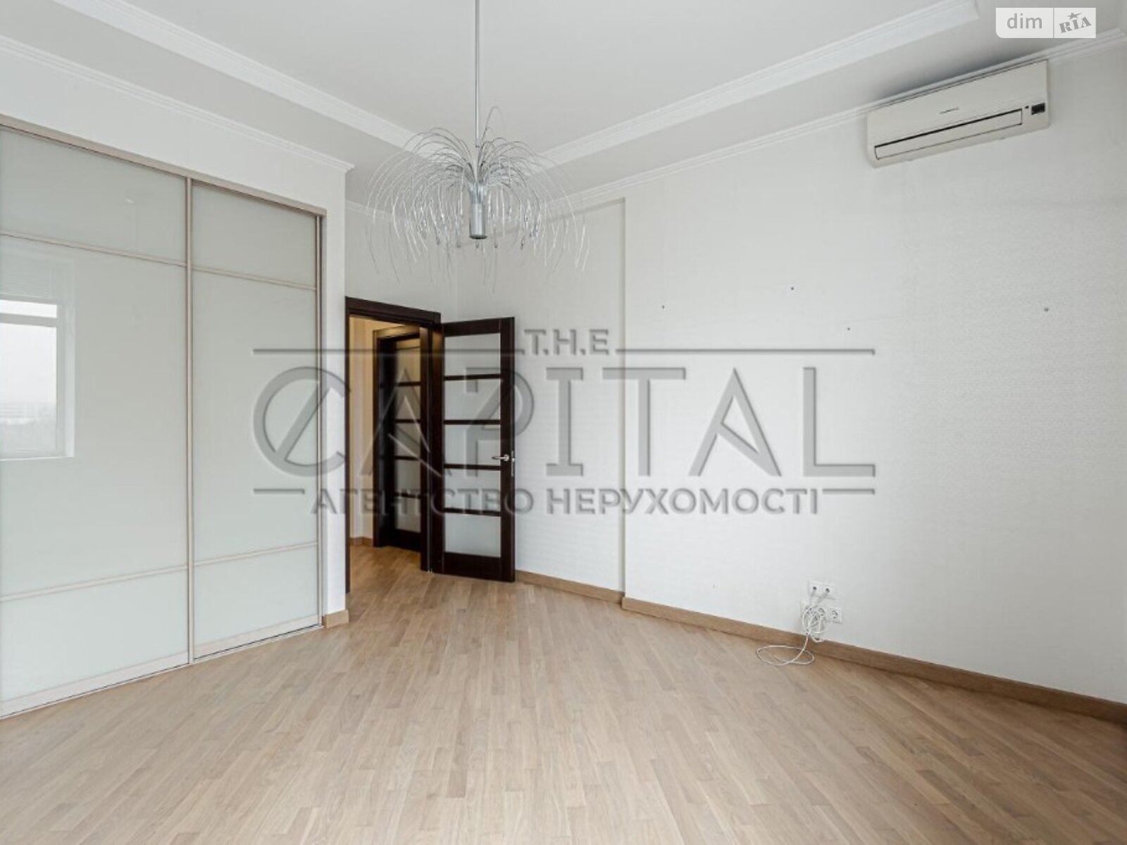 Продаж чотирикімнатної квартири в Києві, на бул. Лесі Українки, район Печерський фото 1 Продаж чотирикімнатної квартири в Києві, на бул. Лесі Українки, район Печерський фото 1
