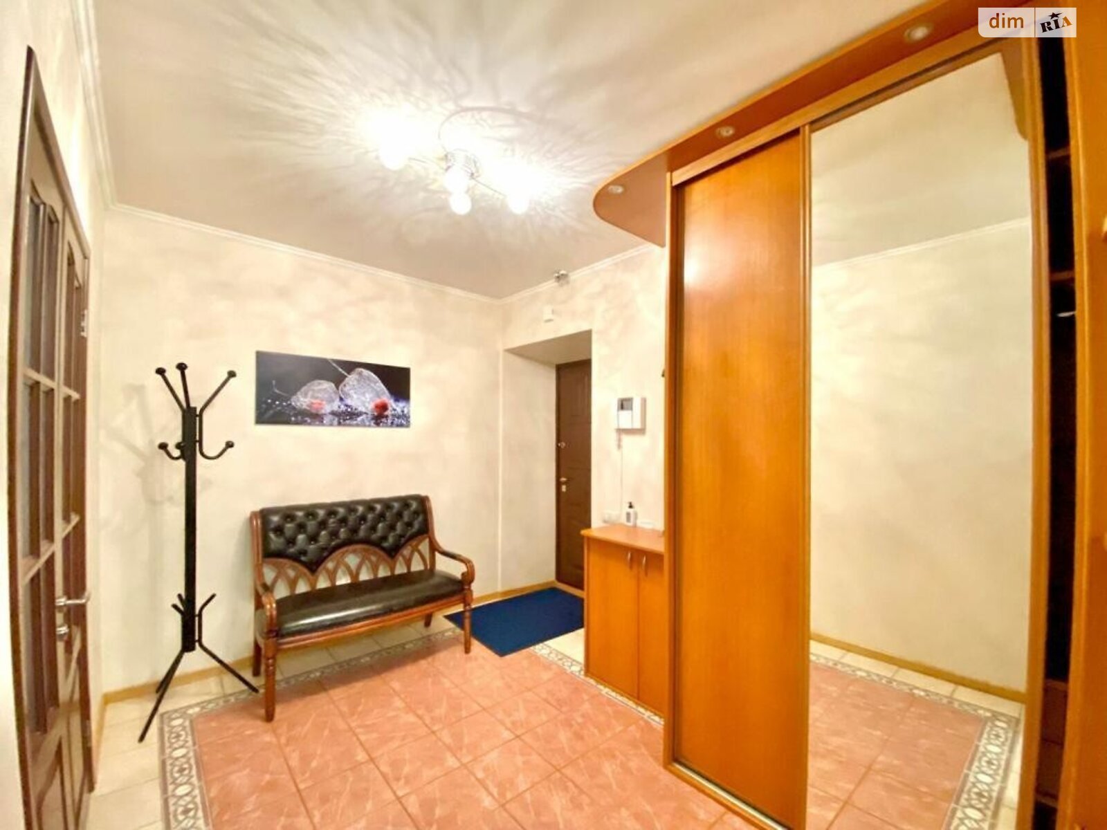 Продажа трехкомнатной квартиры в Киеве, на бул. Леси Украинки 21Б, район Печерский фото 1