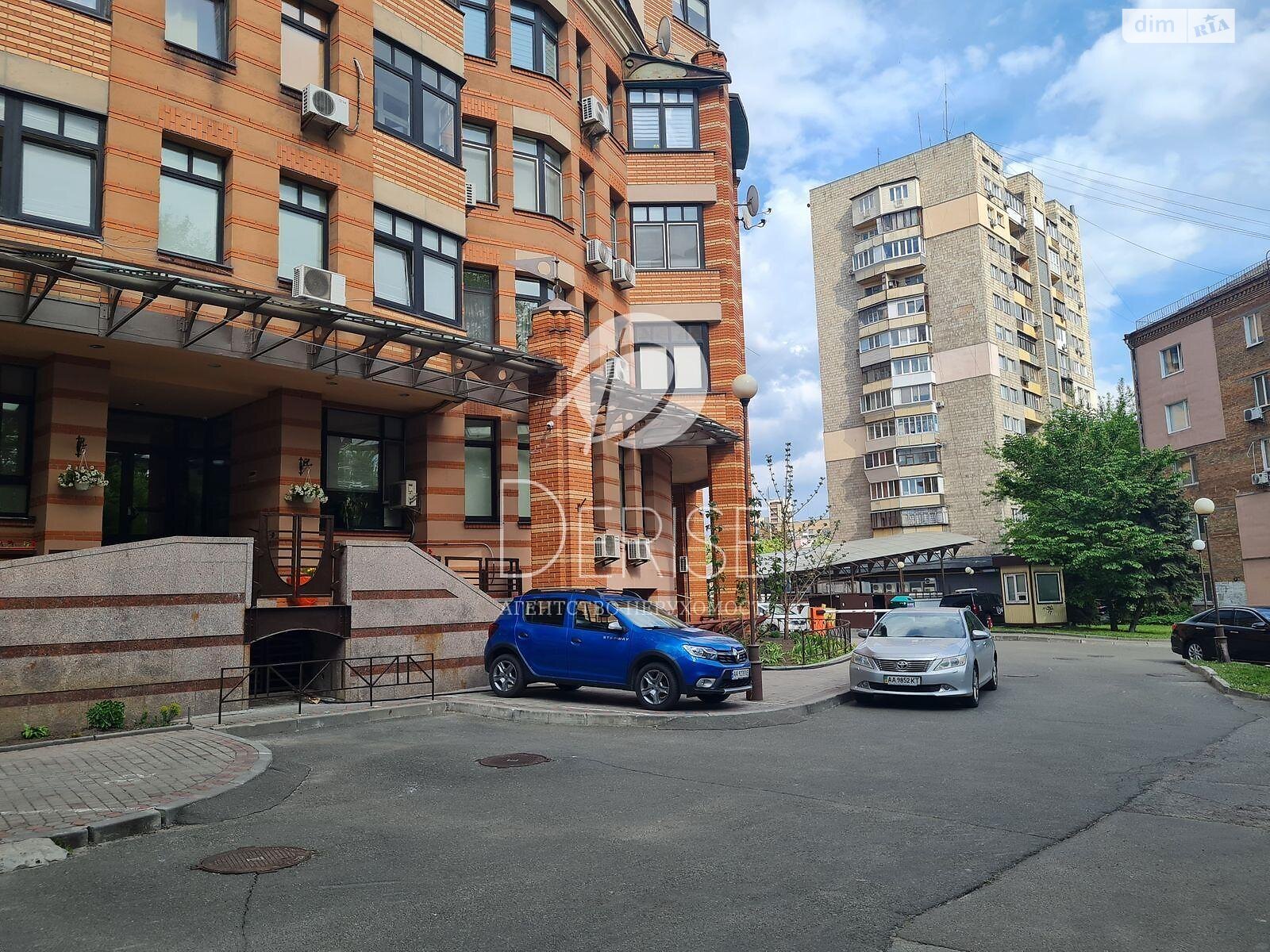Продажа трехкомнатной квартиры в Киеве, на бул. Леси Украинки 30Б, район Печерский фото 1 Продажа трехкомнатной квартиры в Киеве, на бул. Леси Украинки 30Б, район Печерский фото 1