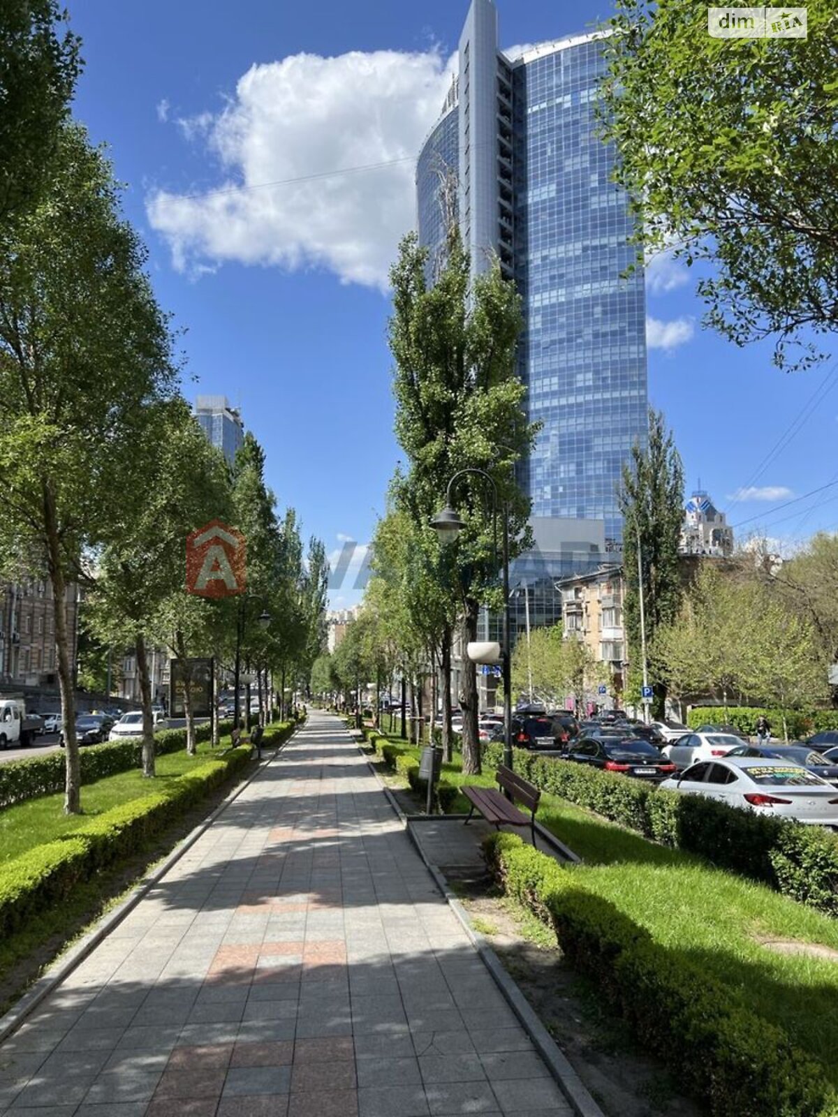 Продажа трехкомнатной квартиры в Киеве, на бул. Леси Украинки 20/22, район Печерский фото 1 Продажа трехкомнатной квартиры в Киеве, на бул. Леси Украинки 20/22, район Печерский фото 1