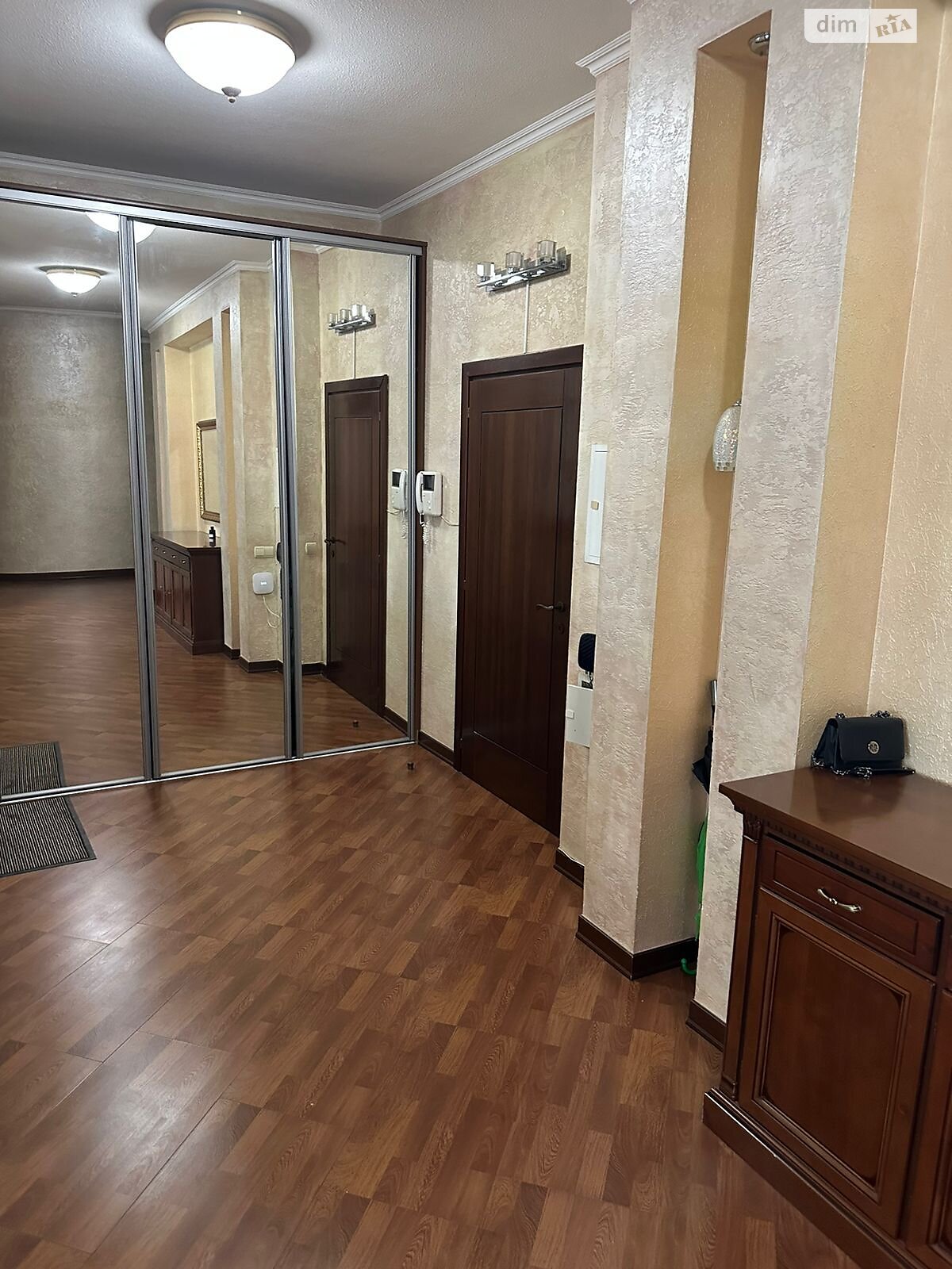Продажа четырехкомнатной квартиры в Киеве, на спуск Кловский 5, район Печерский фото 1