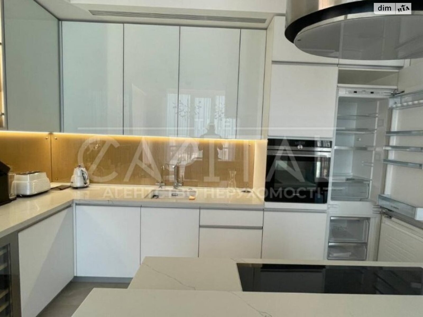 Продаж п`ятикімнатної квартири в Києві, на вул. Маккейна Джона, район Печерський фото 1 Продаж п`ятикімнатної квартири в Києві, на вул. Маккейна Джона, район Печерський фото 1