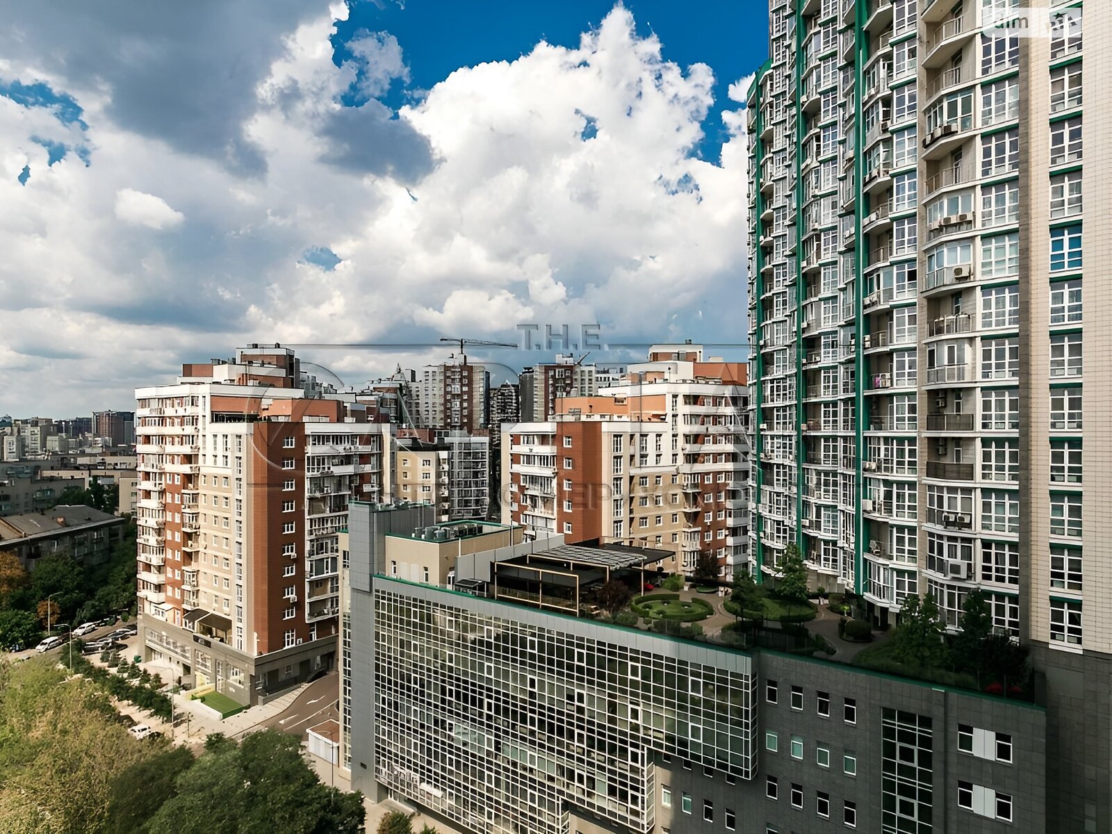 Продаж трикімнатної квартири в Києві, на вул. Маккейна Джона 7, район Печерський фото 1 Продаж трикімнатної квартири в Києві, на вул. Маккейна Джона 7, район Печерський фото 1