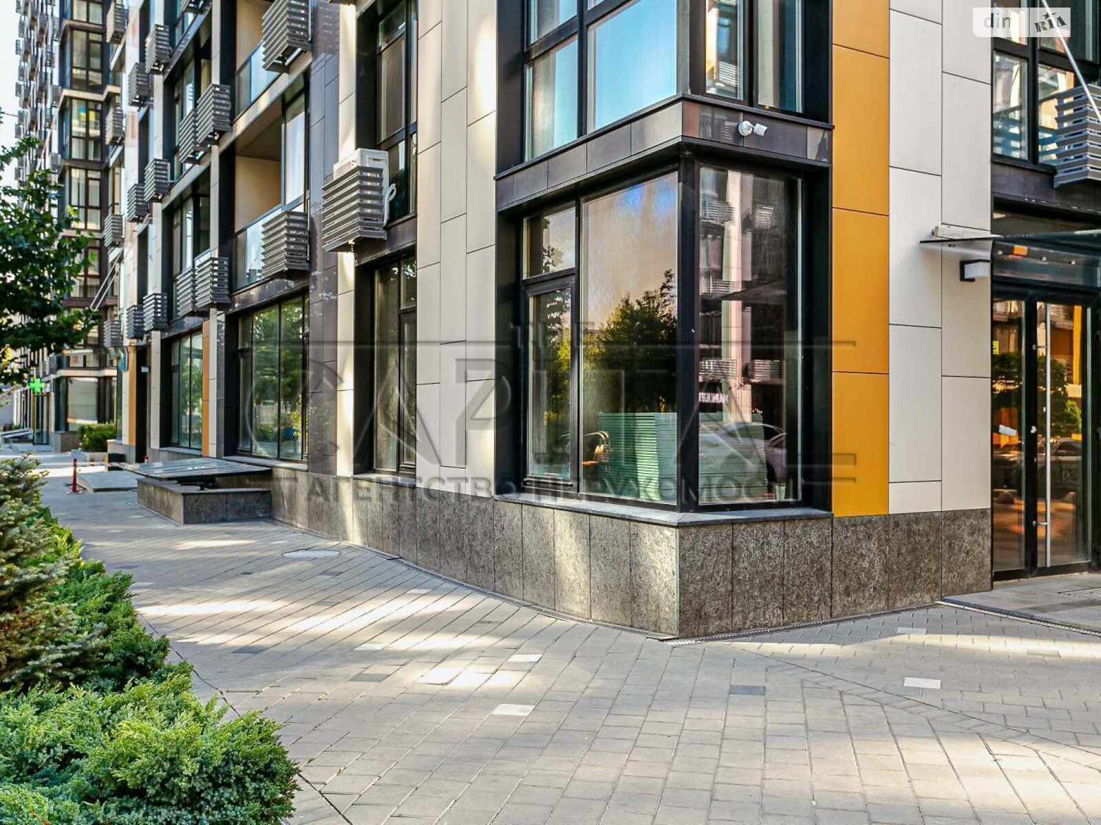Продажа трехкомнатной квартиры в Киеве, на ул. Маккейна Джона 3А, район Печерский фото 1