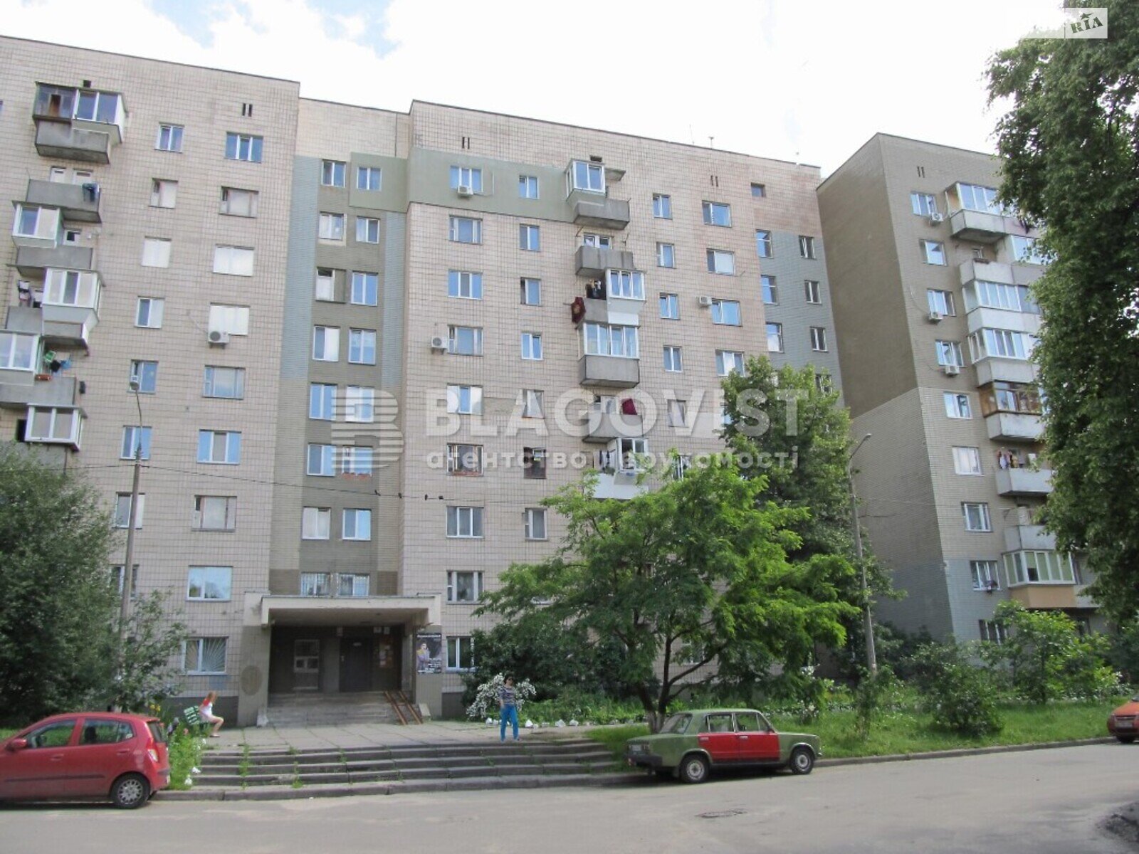 Продаж трикімнатної квартири в Києві, на вул. Менделєєва 12, район Печерський фото 1