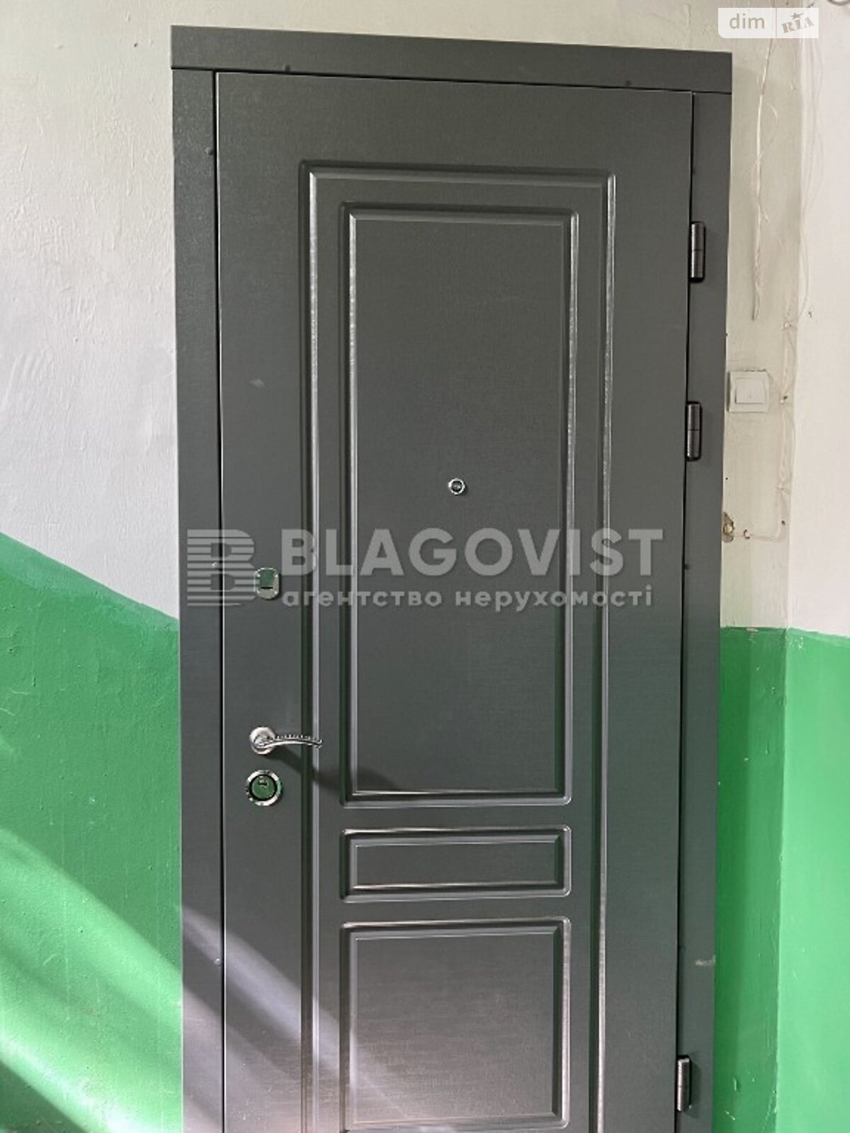 Продаж трикімнатної квартири в Києві, на вул. Михайла Бойчука 4, район Печерський фото 1 Продаж трикімнатної квартири в Києві, на вул. Михайла Бойчука 4, район Печерський фото 1