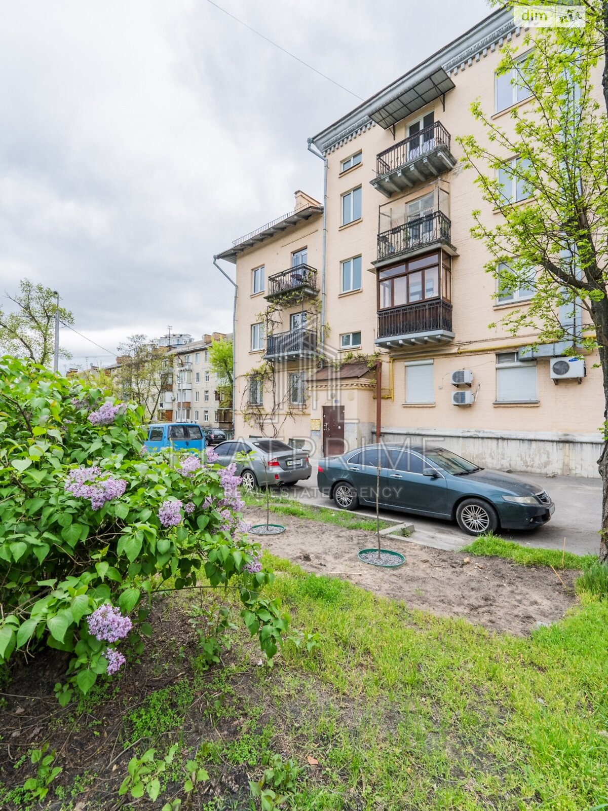 Продаж трикімнатної квартири в Києві, на вул. Михайла Бойчука 11, район Печерський фото 1 Продаж трикімнатної квартири в Києві, на вул. Михайла Бойчука 11, район Печерський фото 1