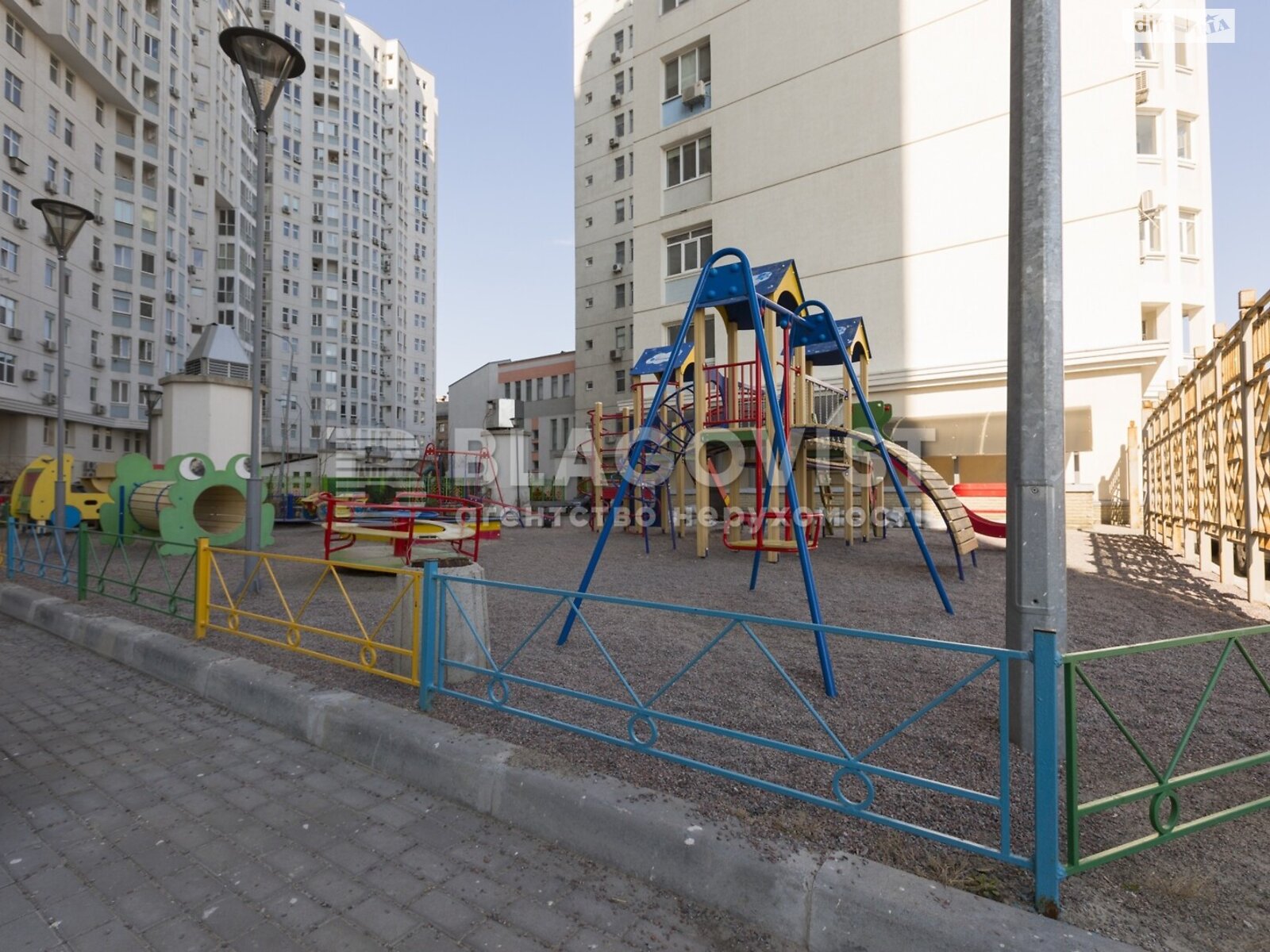 Продажа пятикомнатной квартиры в Киеве, на бул. Николая Михновского 14-16, район Печерский фото 1