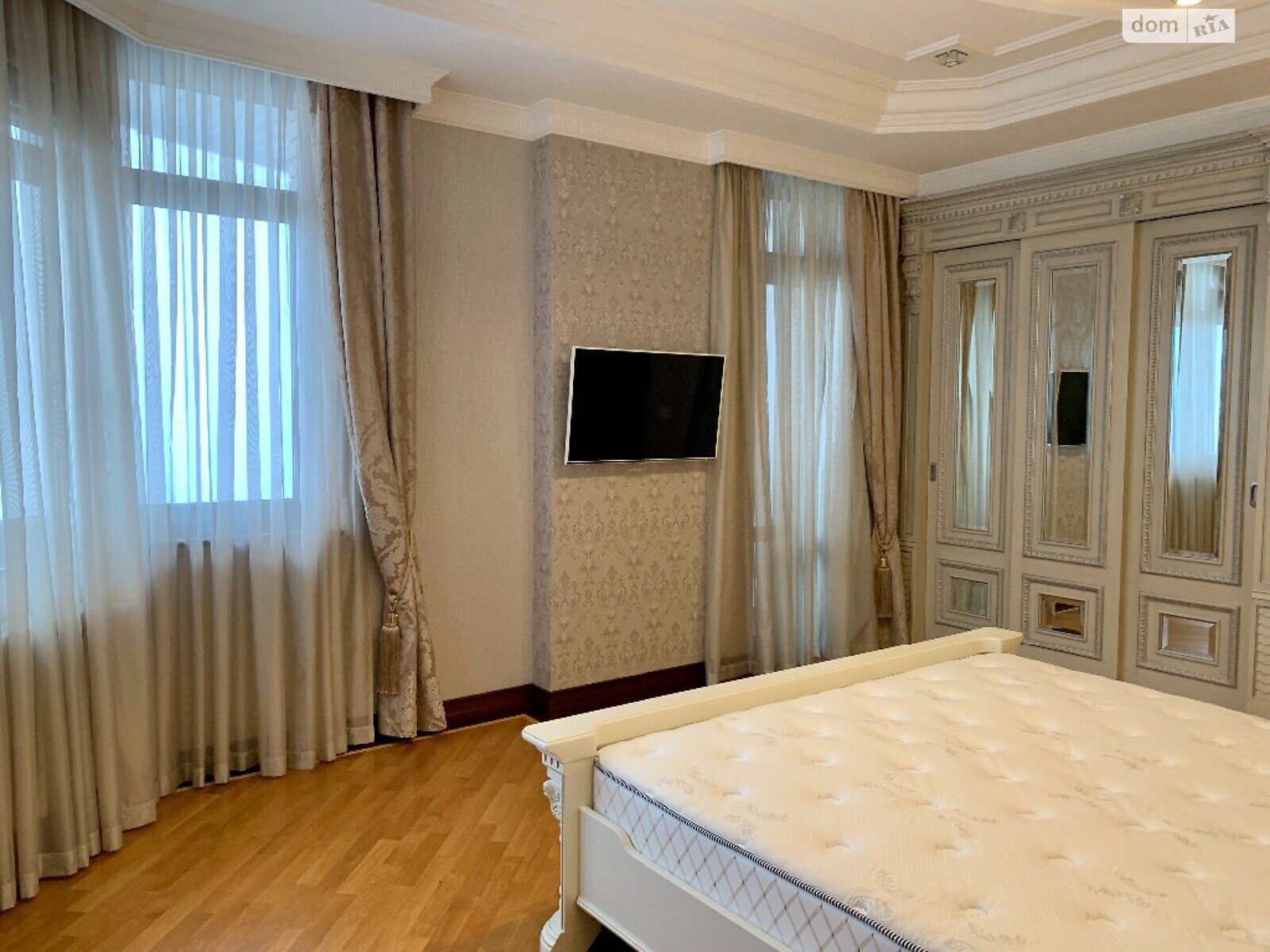 Продажа трехкомнатной квартиры в Киеве, на пер. Щорса, район Печерский фото 1