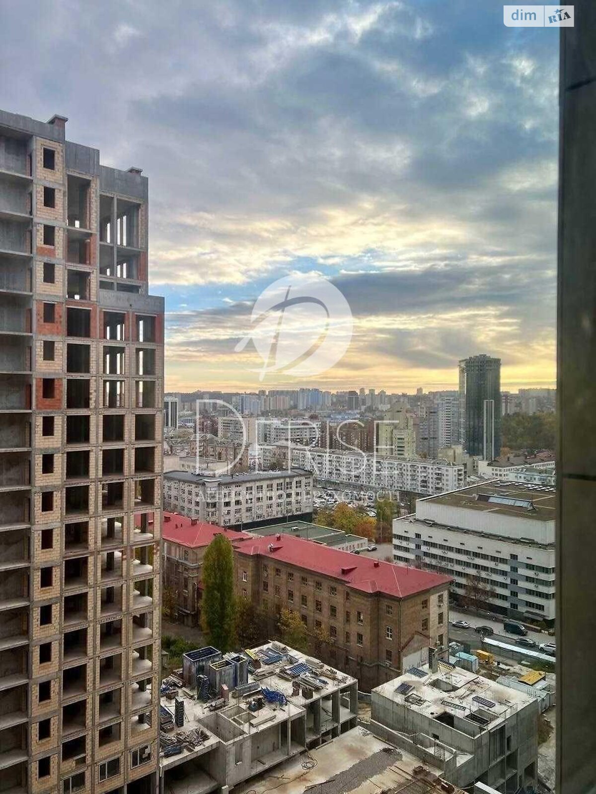 Продажа двухкомнатной квартиры в Киеве, на ул. Предславинская 35, район Печерский фото 1 Продажа двухкомнатной квартиры в Киеве, на ул. Предславинская 35, район Печерский фото 1