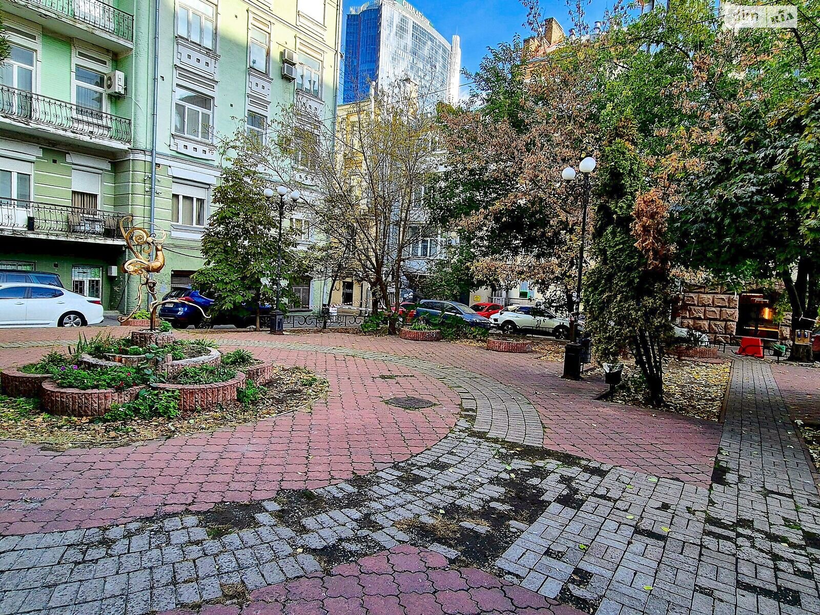 Продажа однокомнатной квартиры в Киеве, на ул. Рогнединская 3, район Печерский фото 1 Продажа однокомнатной квартиры в Киеве, на ул. Рогнединская 3, район Печерский фото 1