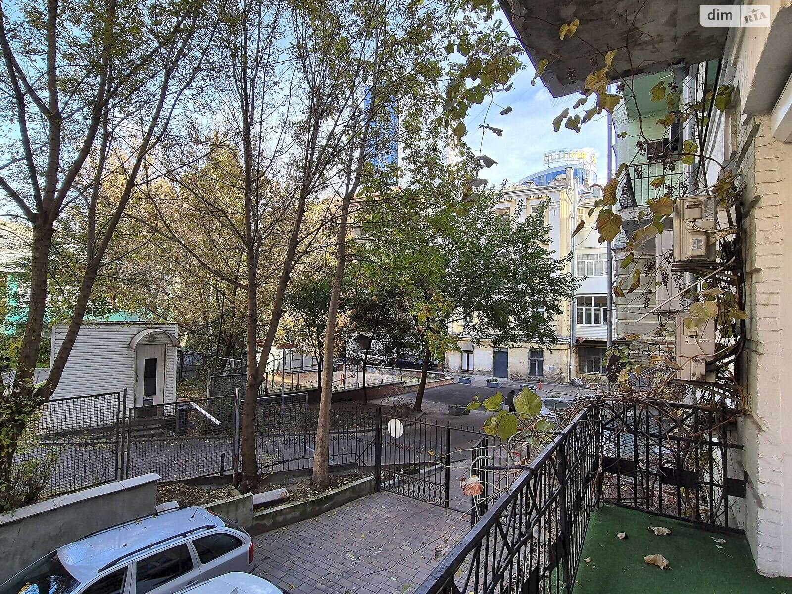Продажа однокомнатной квартиры в Киеве, на ул. Рогнединская 3, район Печерский фото 1 Продажа однокомнатной квартиры в Киеве, на ул. Рогнединская 3, район Печерский фото 1