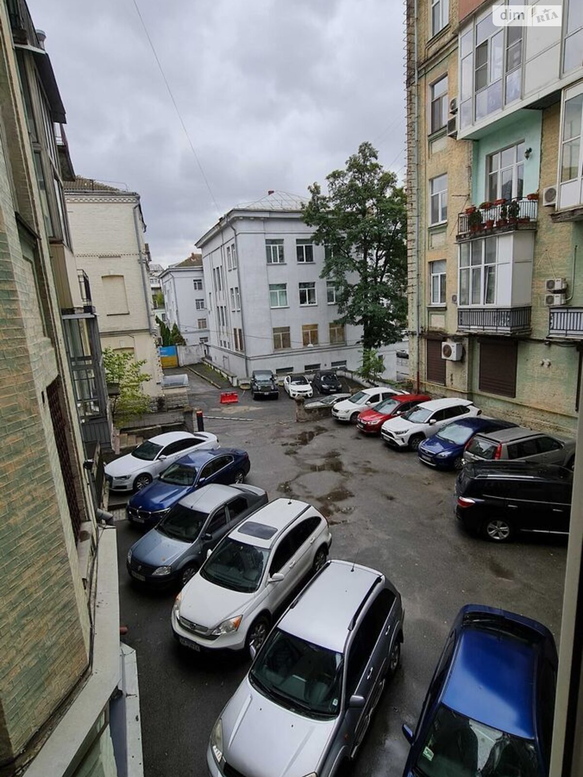 Продажа трехкомнатной квартиры в Киеве, на ул. Саксаганского, район Печерский фото 1