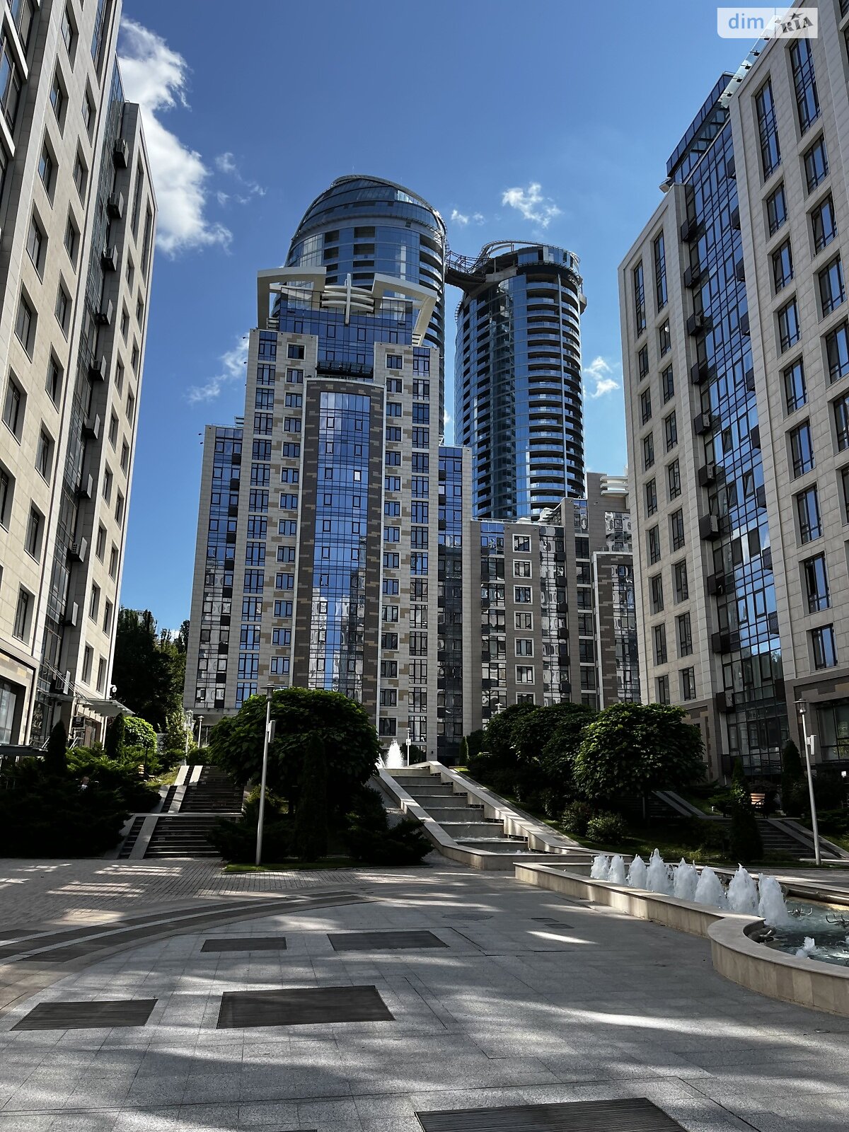 Продажа трехкомнатной квартиры в Киеве, на ул. Саперное Поле, район Печерский фото 1 Продажа трехкомнатной квартиры в Киеве, на ул. Саперное Поле, район Печерский фото 1