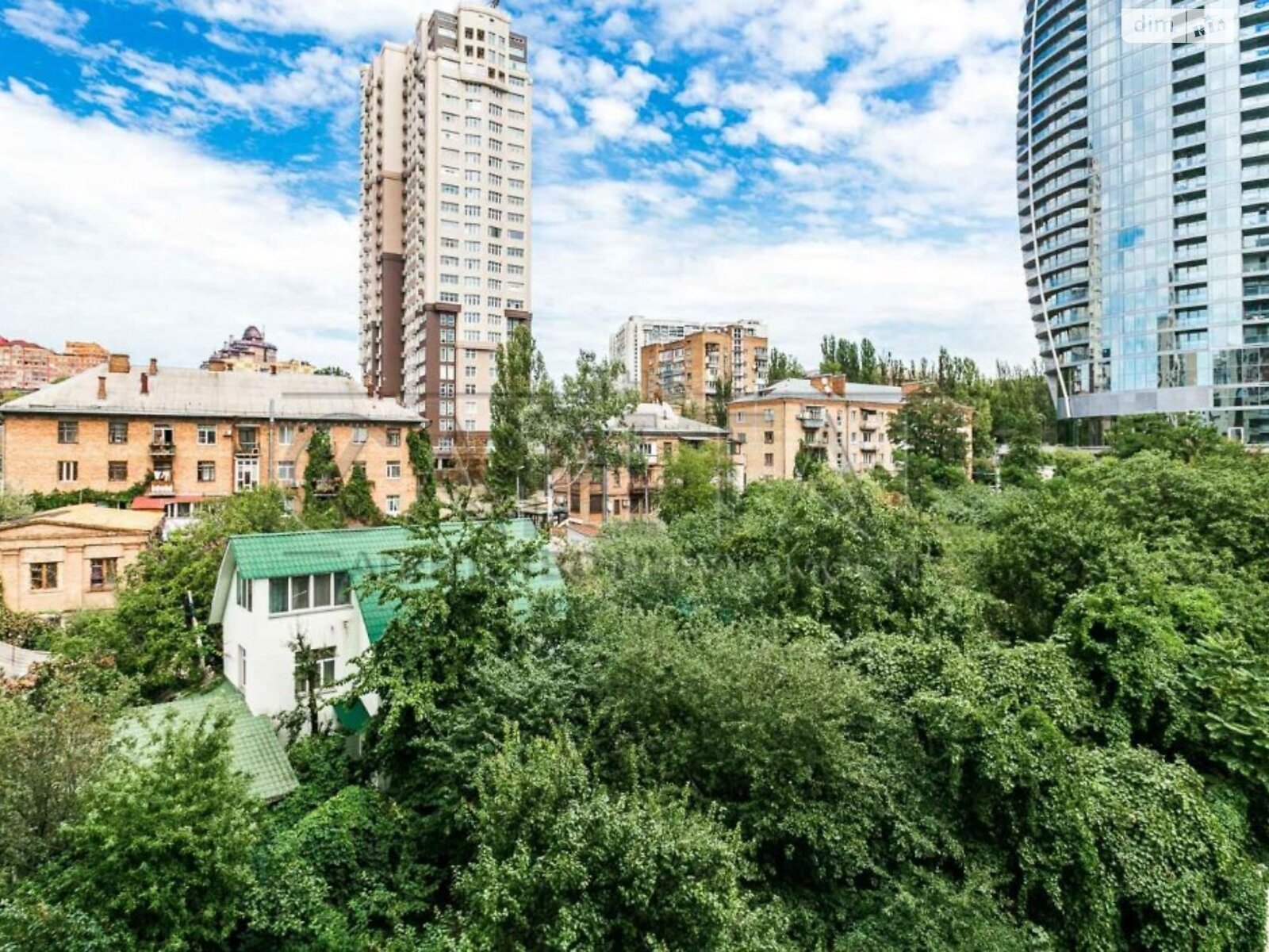 Продажа трехкомнатной квартиры в Киеве, на ул. Саперное Поле 5, район Печерский фото 1