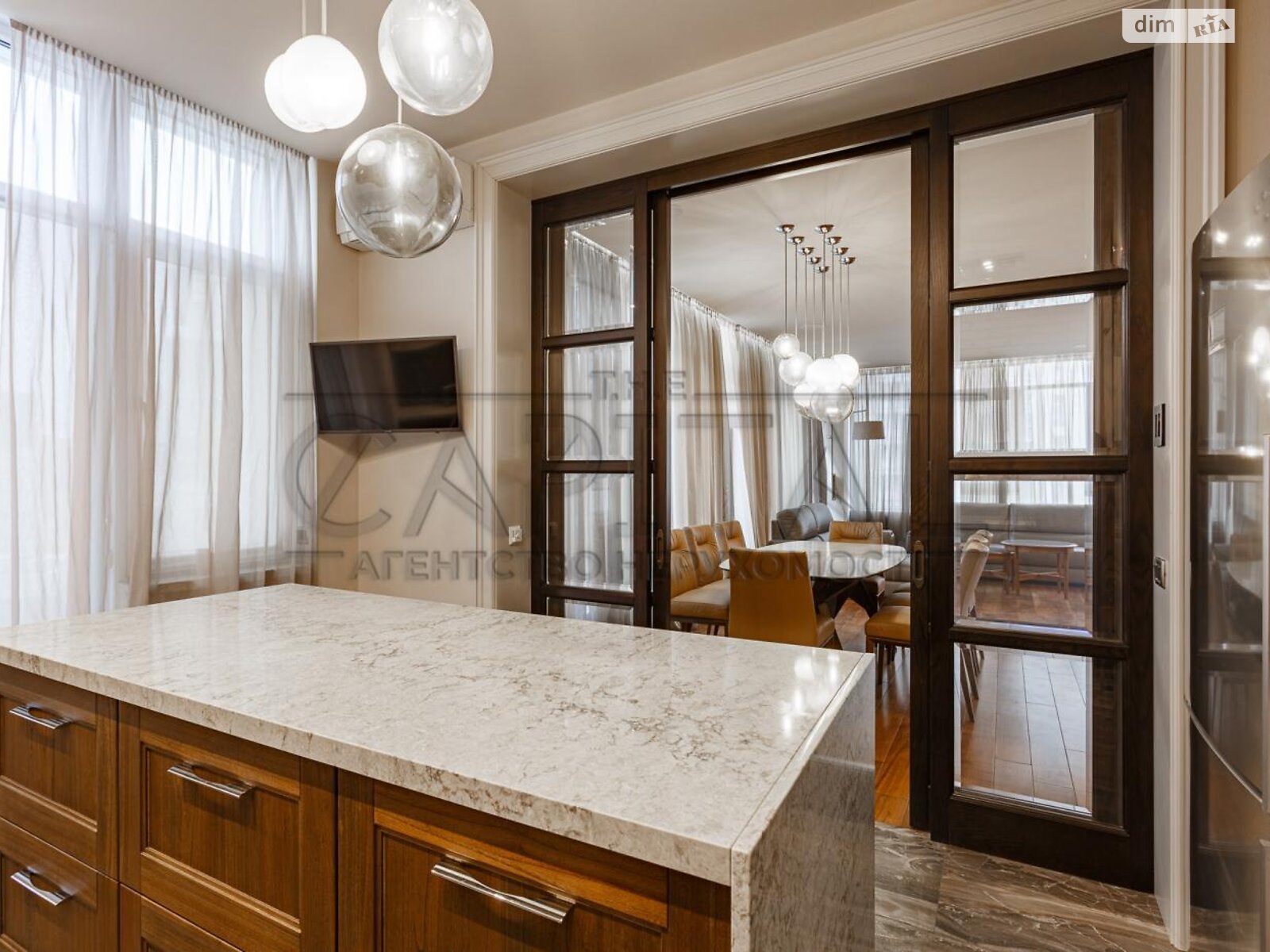 Продажа трехкомнатной квартиры в Киеве, на ул. Саперное Поле 3, район Печерский фото 1 Продажа трехкомнатной квартиры в Киеве, на ул. Саперное Поле 3, район Печерский фото 1