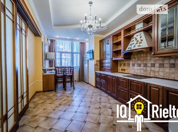 Продажа четырехкомнатной квартиры в Киеве, на ул. Коновальца Евгения 32б, район Печерский фото 1 Продажа четырехкомнатной квартиры в Киеве, на ул. Коновальца Евгения 32б, район Печерский фото 1
