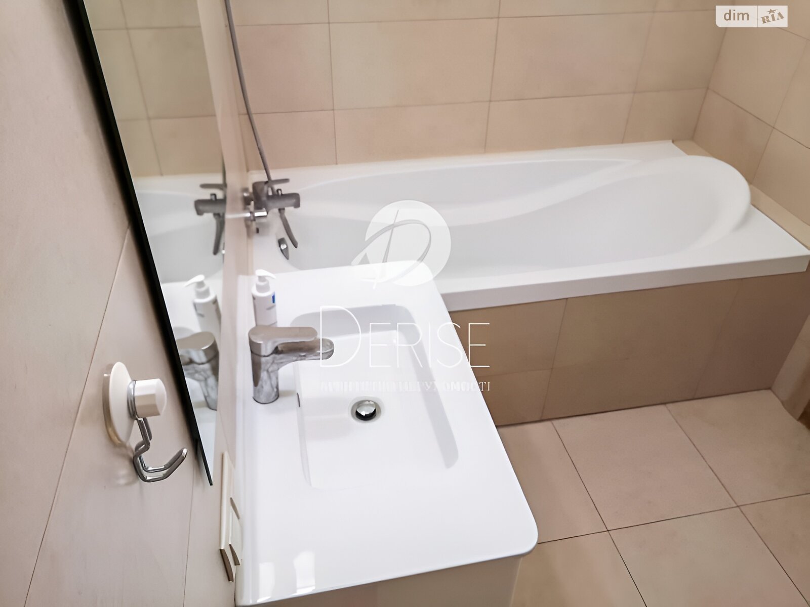 Продаж двокімнатної квартири в Києві, на вул. Коновальця Євгена 34, район Печерський фото 1 Продаж двокімнатної квартири в Києві, на вул. Коновальця Євгена 34, район Печерський фото 1