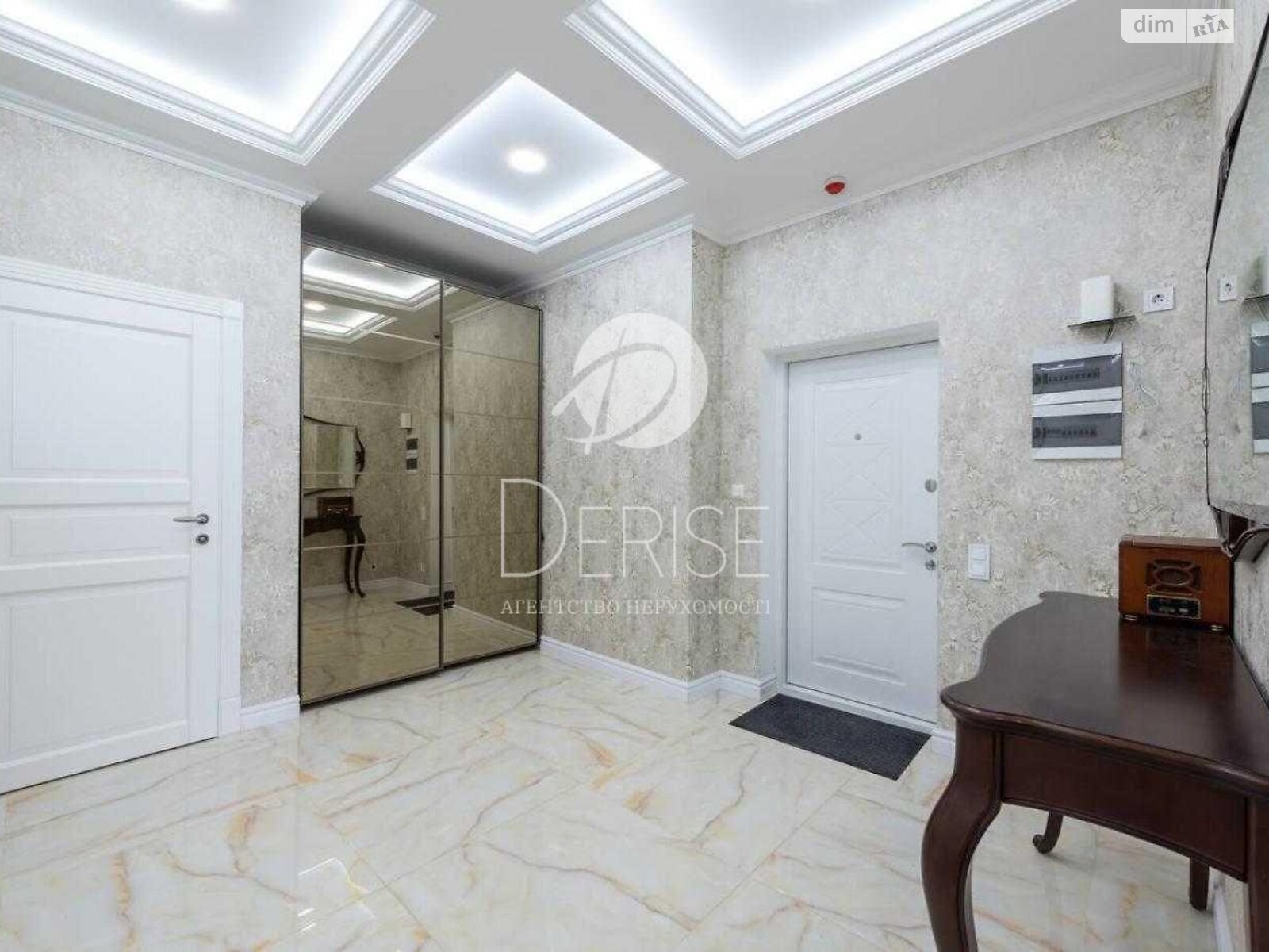 Продажа двухкомнатной квартиры в Киеве, на ул. Коновальца Евгения 34, район Печерский фото 1 Продажа двухкомнатной квартиры в Киеве, на ул. Коновальца Евгения 34, район Печерский фото 1