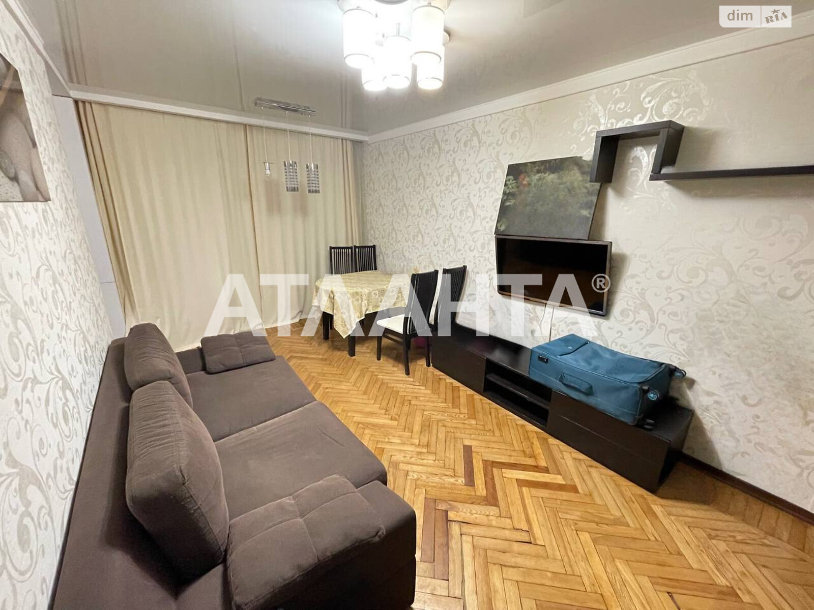 Продаж трикімнатної квартири в Києві, на вул. Коновальця Євгена, район Печерський фото 1 Продаж трикімнатної квартири в Києві, на вул. Коновальця Євгена, район Печерський фото 1