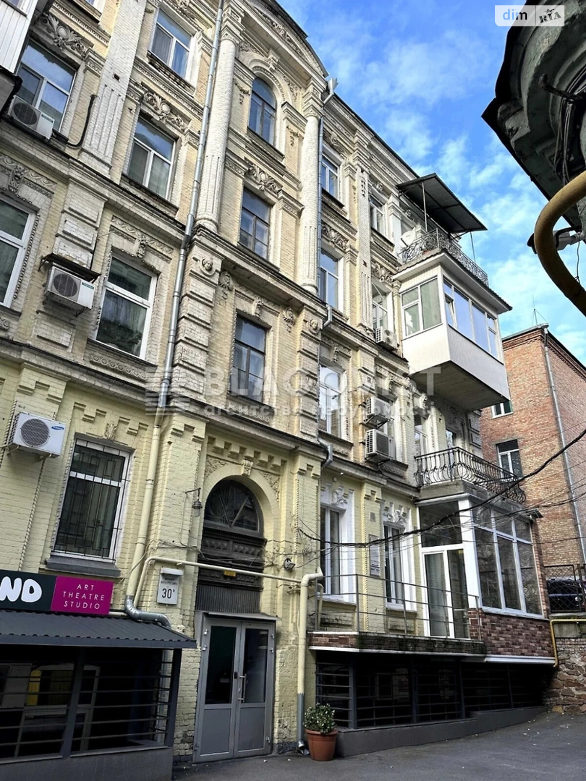 Продажа трехкомнатной квартиры в Киеве, на ул. Шота Руставели 30Б, район Печерский фото 1