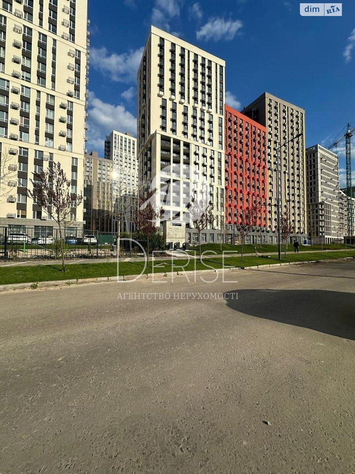 Продаж трикімнатної квартири в Києві, на шосе Столичне, район Печерський фото 1 Продаж трикімнатної квартири в Києві, на шосе Столичне, район Печерський фото 1