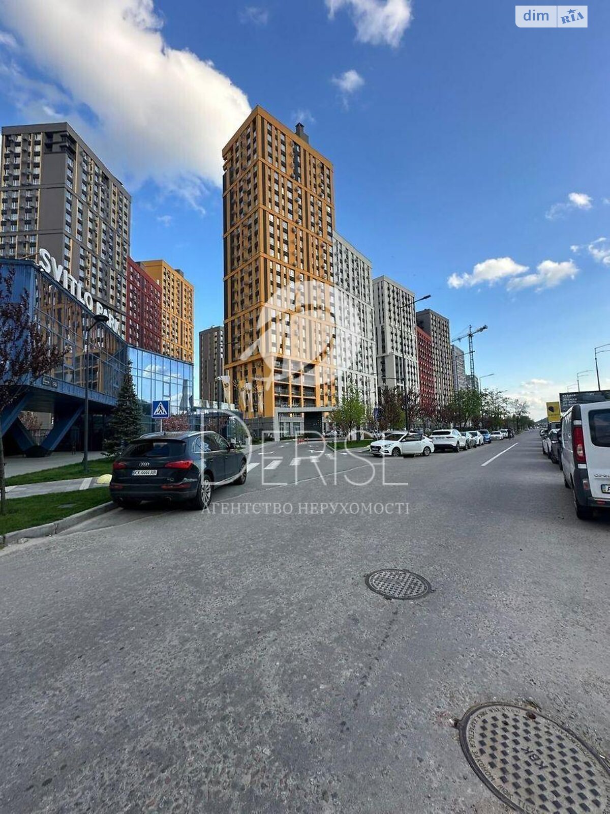 Продаж трикімнатної квартири в Києві, на шосе Столичне, район Печерський фото 1 Продаж трикімнатної квартири в Києві, на шосе Столичне, район Печерський фото 1