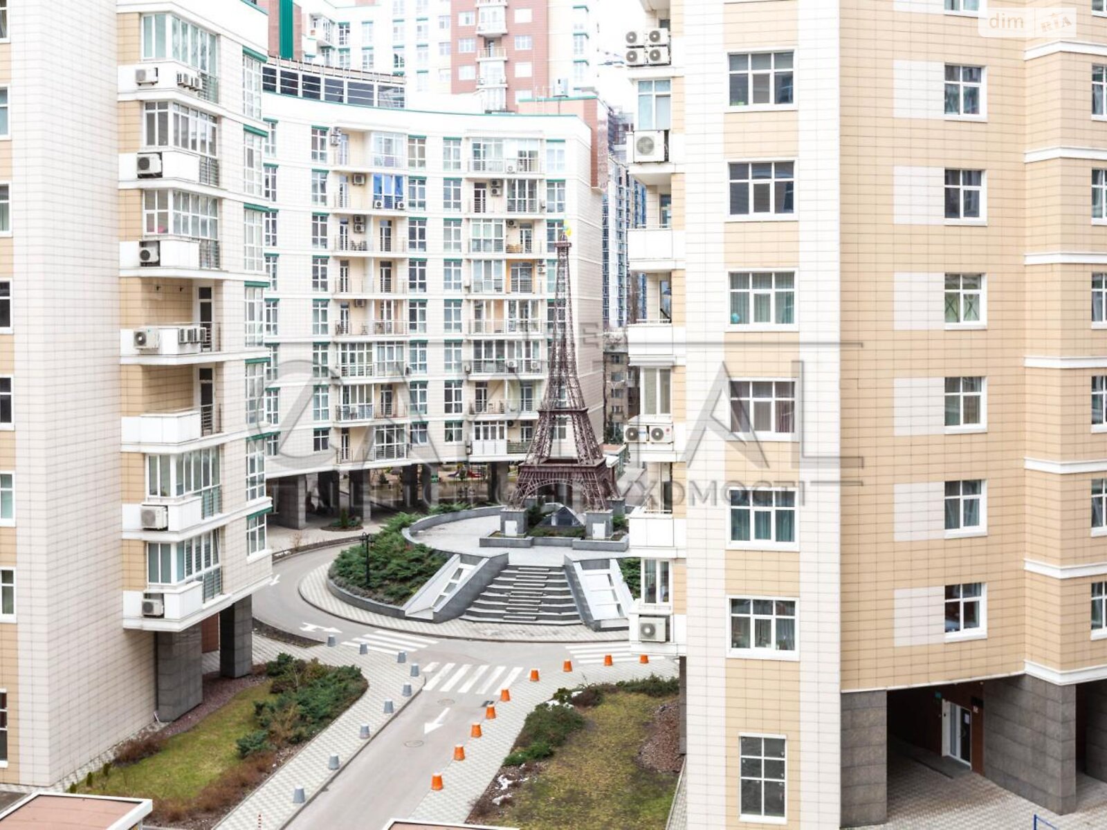 Продаж трикімнатної квартири в Києві, на вул. Василя Тютюнника, район Печерський фото 1 Продаж трикімнатної квартири в Києві, на вул. Василя Тютюнника, район Печерський фото 1