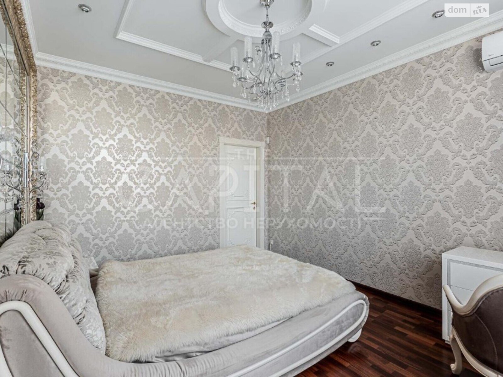 Продажа трехкомнатной квартиры в Киеве, на ул. Василия Тютюнника 37/1, район Печерский фото 1 Продажа трехкомнатной квартиры в Киеве, на ул. Василия Тютюнника 37/1, район Печерский фото 1