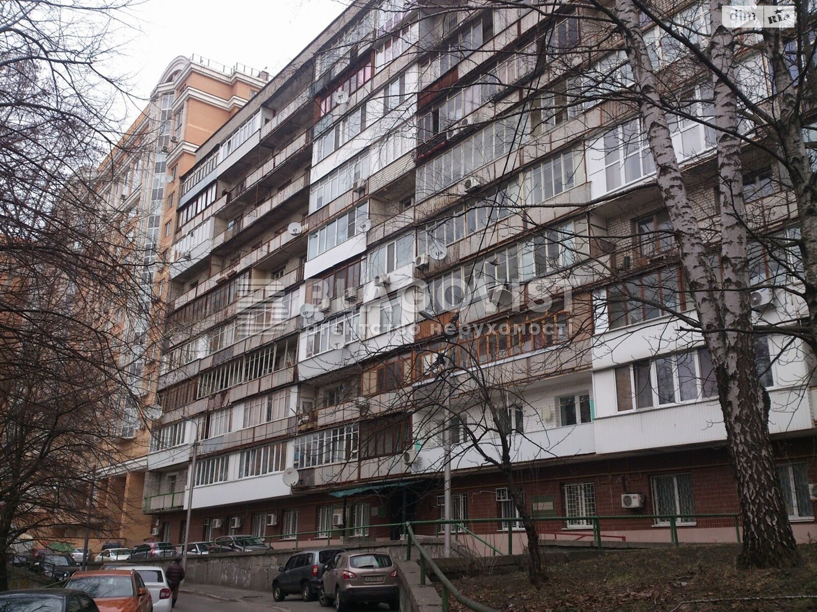 Продаж чотирикімнатної квартири в Києві, на вул. Василя Тютюнника 5Б, район Печерський фото 1