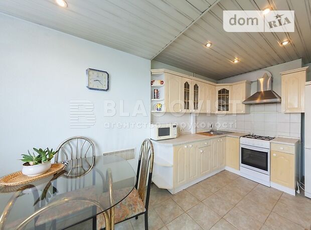 Продажа трехкомнатной квартиры в Киеве, на пер. Виноградный 6, район Печерский фото 1 Продажа трехкомнатной квартиры в Киеве, на пер. Виноградный 6, район Печерский фото 1