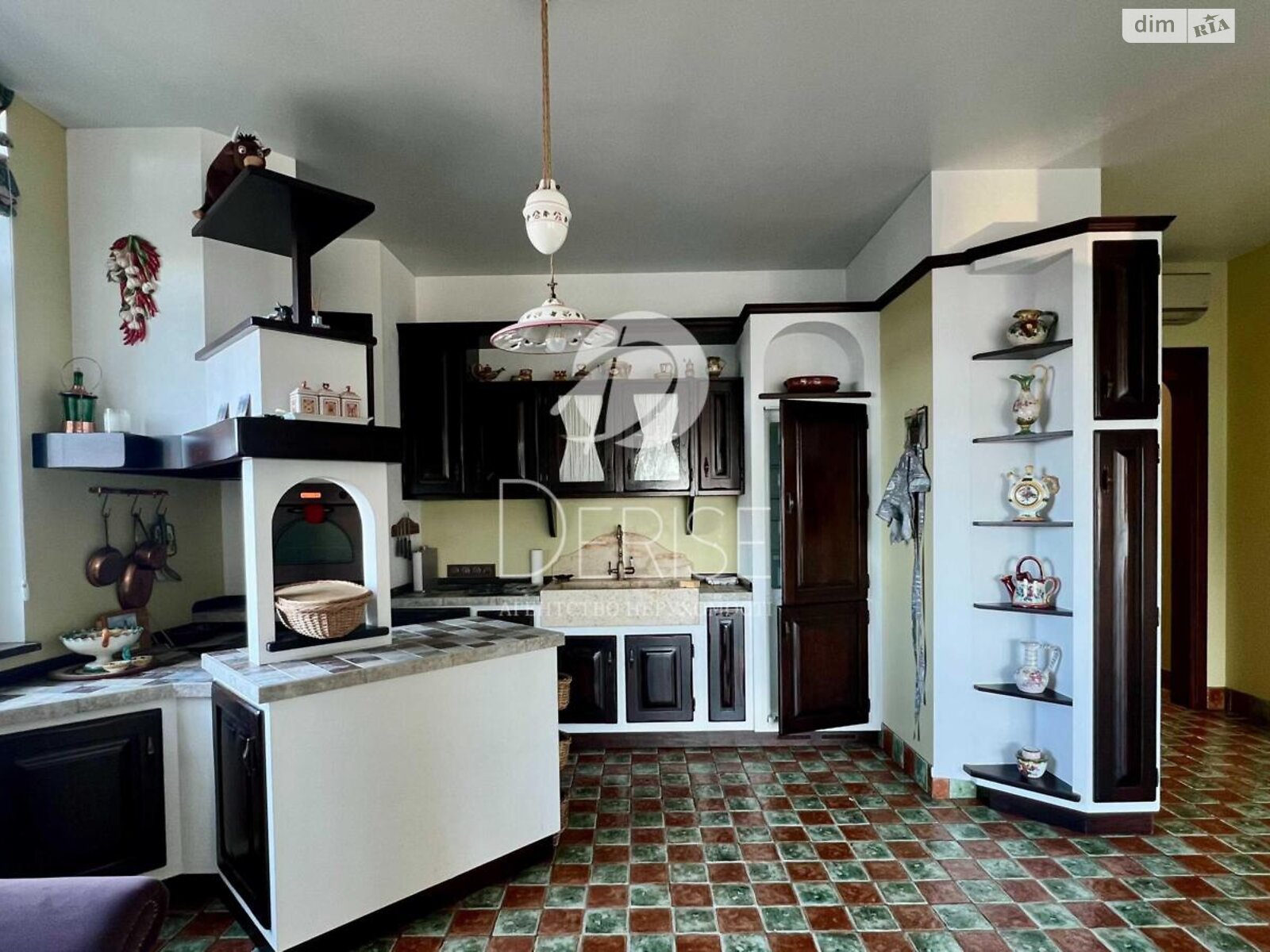 Продажа трехкомнатной квартиры в Киеве, на ул. Зверинецкая 59, район Печерский фото 1 Продажа трехкомнатной квартиры в Киеве, на ул. Зверинецкая 59, район Печерский фото 1