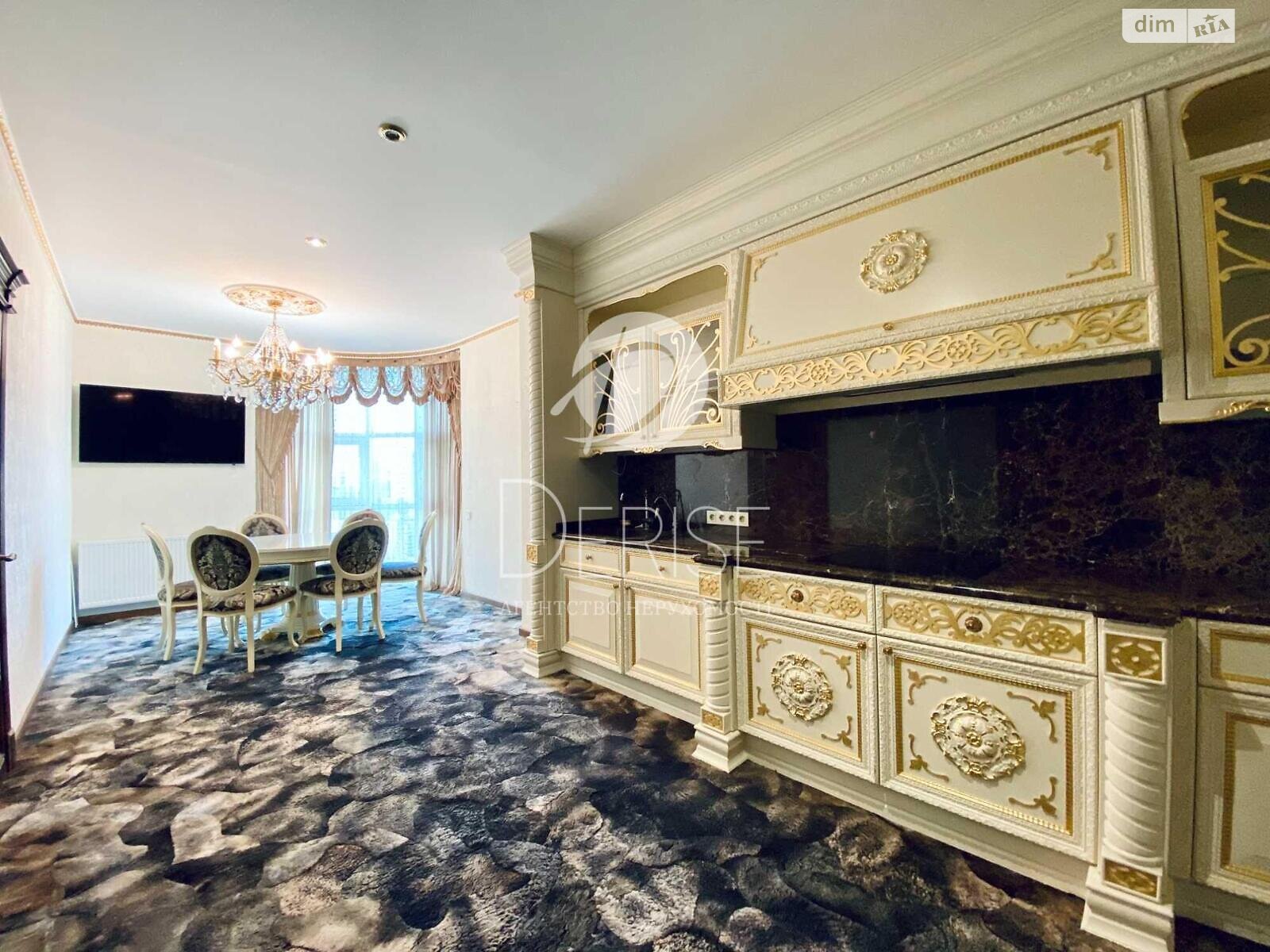 Продажа трехкомнатной квартиры в Киеве, на ул. Зверинецкая 59, район Печерский фото 1 Продажа трехкомнатной квартиры в Киеве, на ул. Зверинецкая 59, район Печерский фото 1