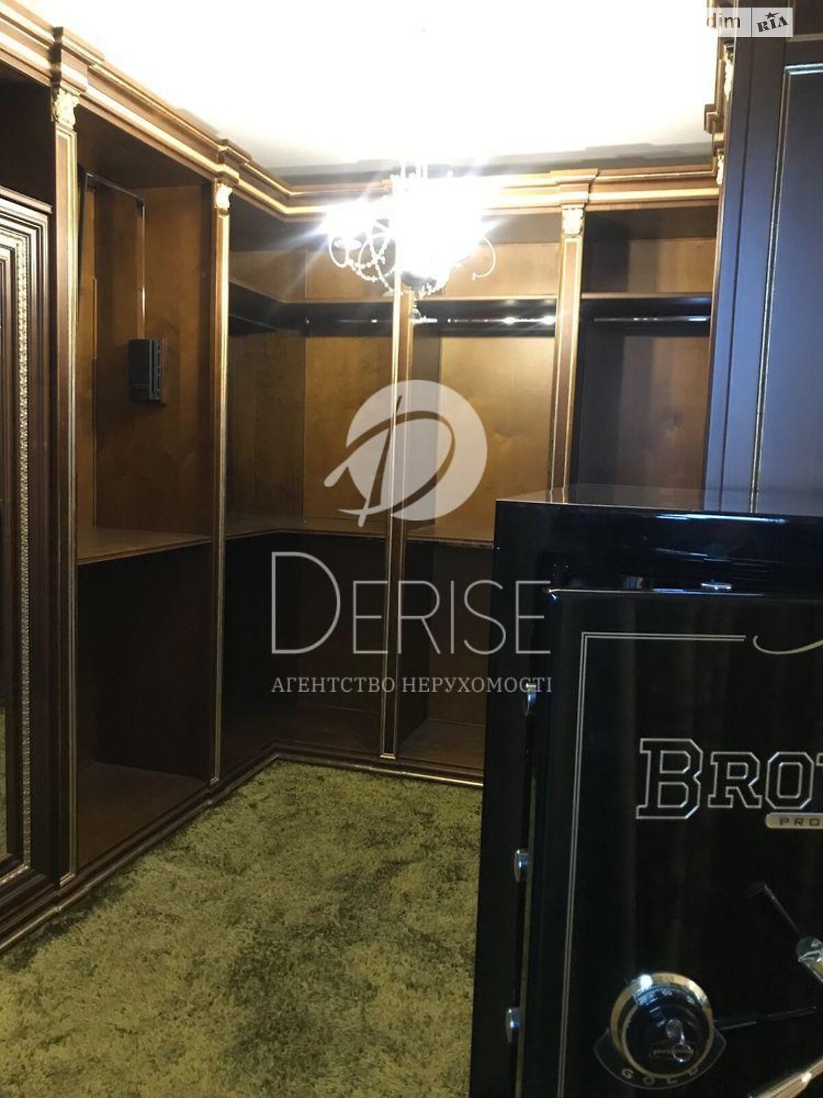 Продажа трехкомнатной квартиры в Киеве, на ул. Зверинецкая 59, район Печерский фото 1 Продажа трехкомнатной квартиры в Киеве, на ул. Зверинецкая 59, район Печерский фото 1