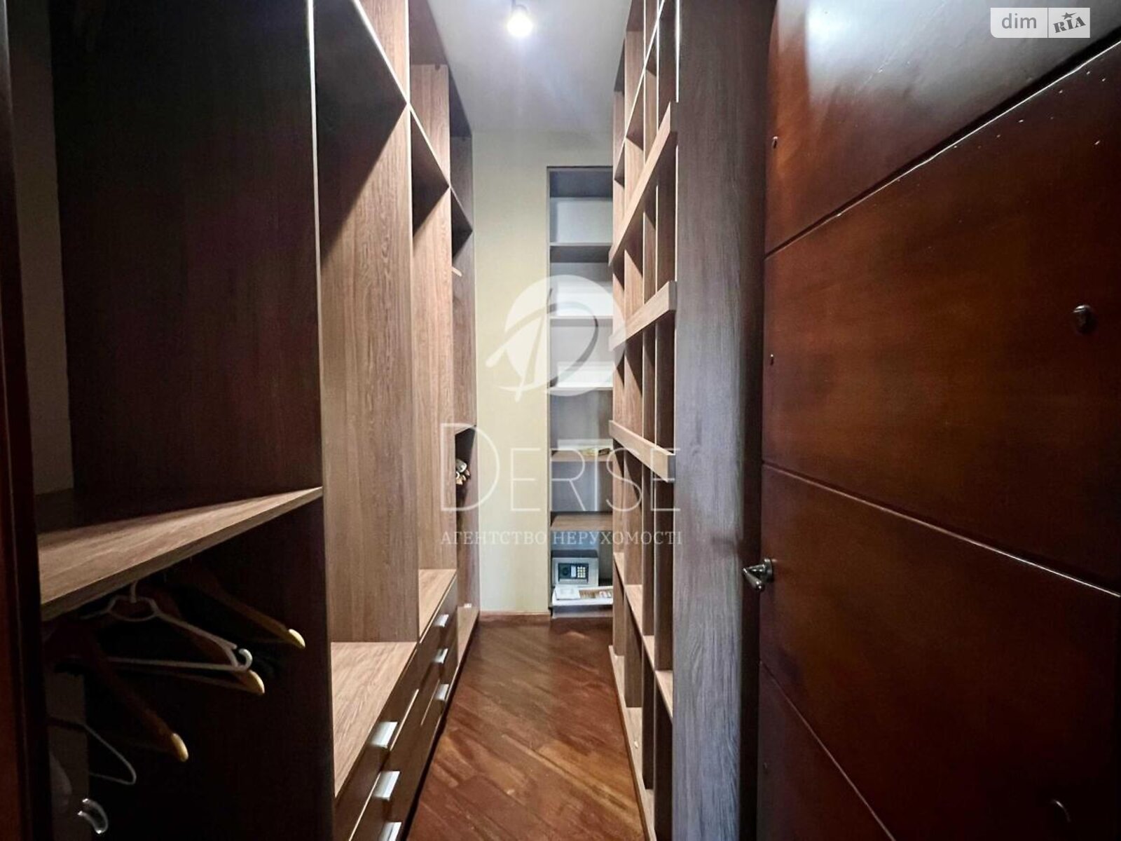 Продажа трехкомнатной квартиры в Киеве, на ул. Зверинецкая 59, район Печерский фото 1 Продажа трехкомнатной квартиры в Киеве, на ул. Зверинецкая 59, район Печерский фото 1