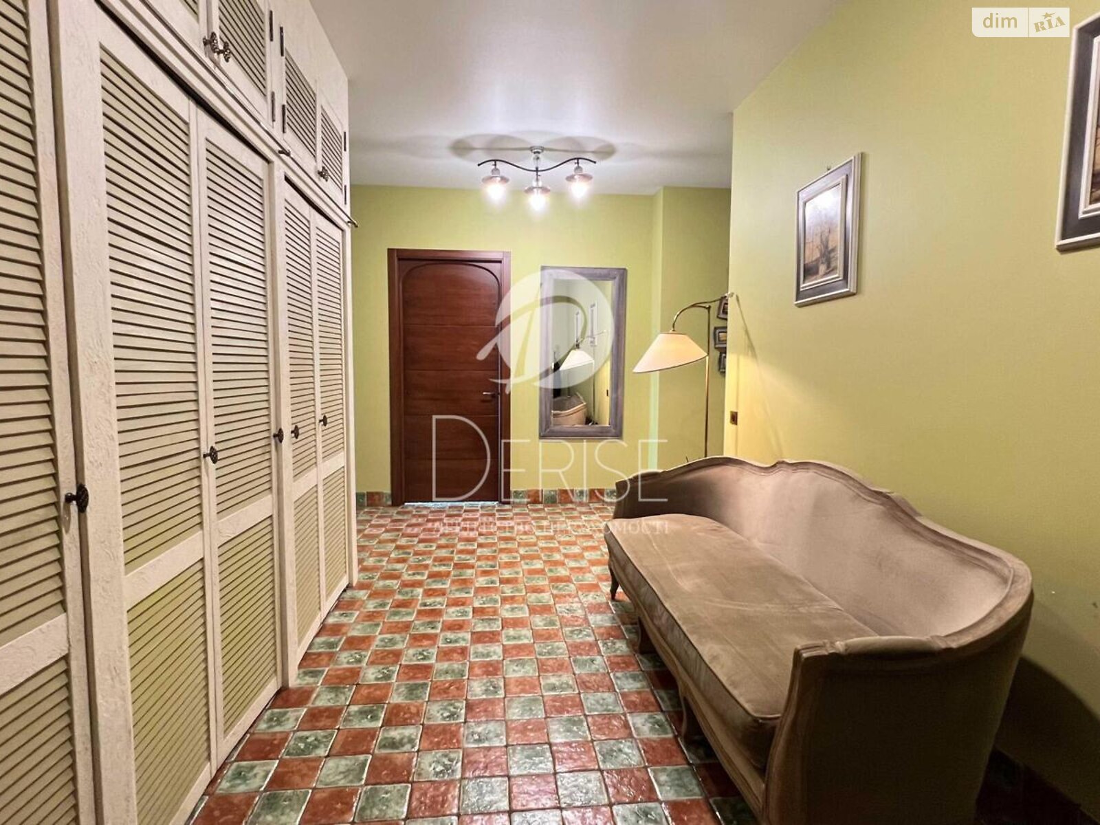 Продажа трехкомнатной квартиры в Киеве, на ул. Зверинецкая 59, район Печерский фото 1 Продажа трехкомнатной квартиры в Киеве, на ул. Зверинецкая 59, район Печерский фото 1