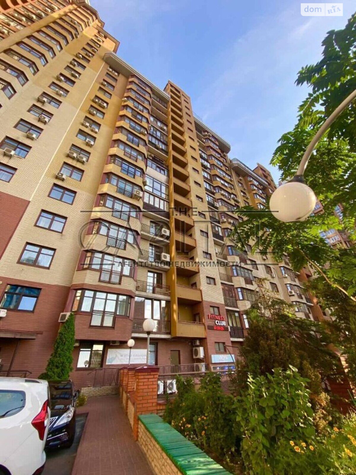 Продажа трехкомнатной квартиры в Киеве, на ул. Коновальца Евгения, район Печерский фото 1 Продажа трехкомнатной квартиры в Киеве, на ул. Коновальца Евгения, район Печерский фото 1