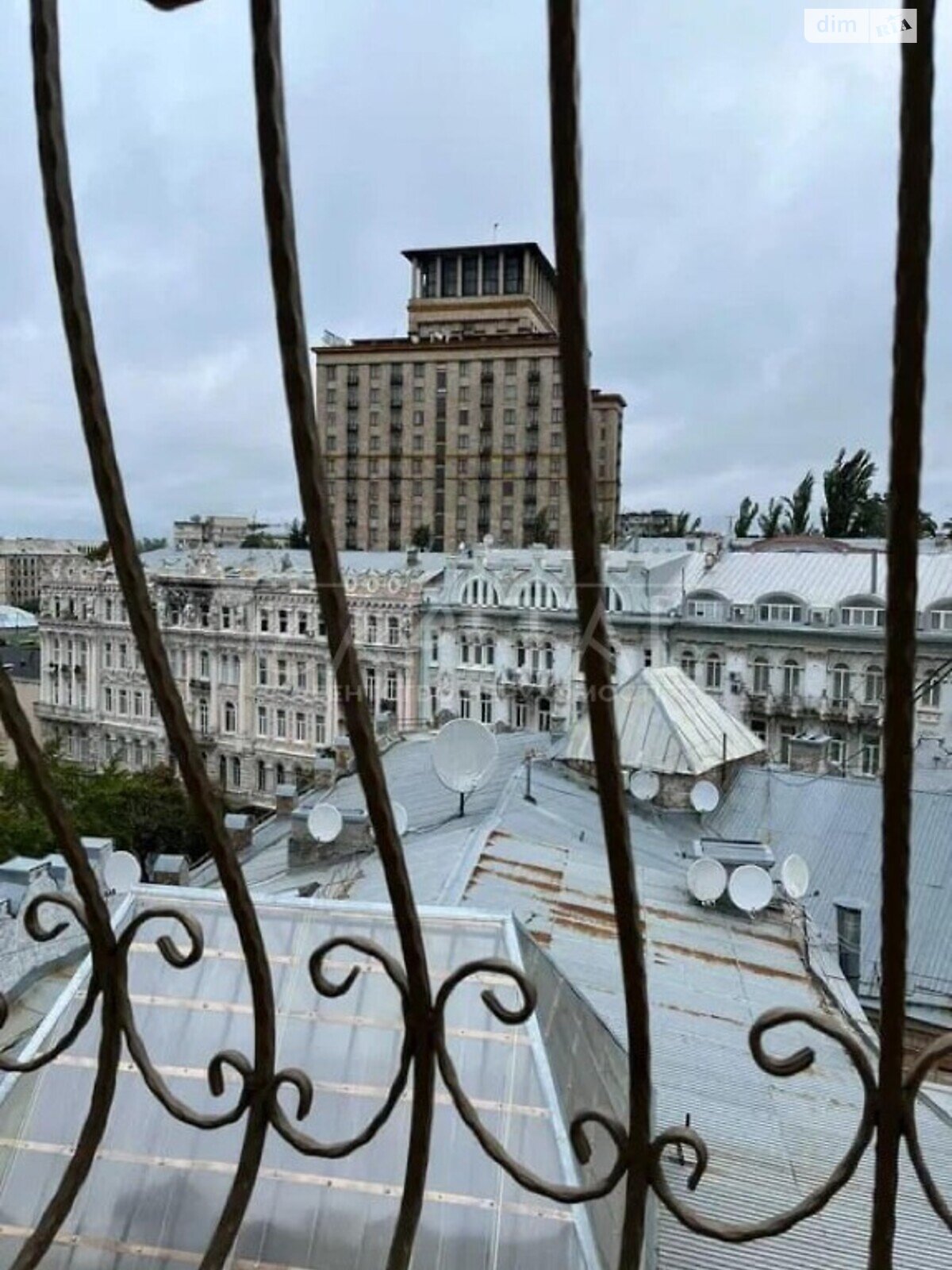 Продажа четырехкомнатной квартиры в Киеве, на ул. Заньковецкой, район Печерский фото 1