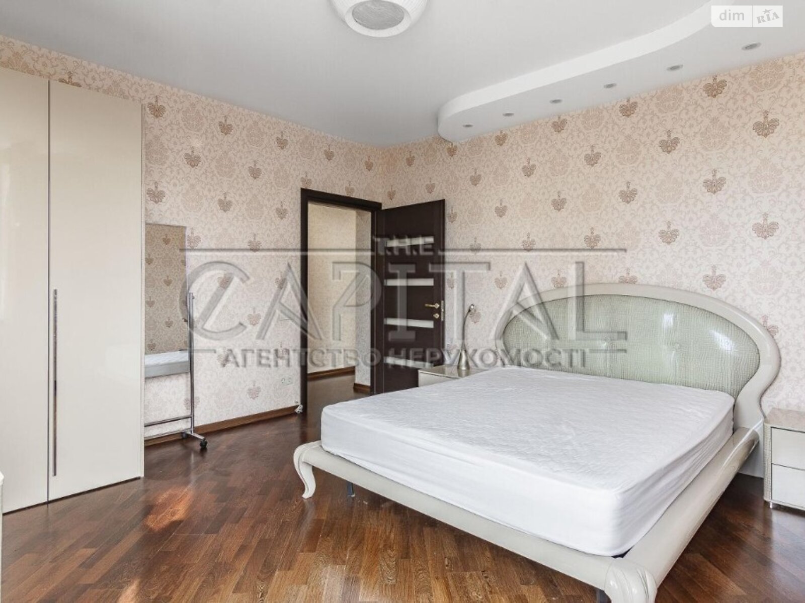 Продажа трехкомнатной квартиры в Киеве, на ул. Панаса Мирного 28А, район Печерский фото 1