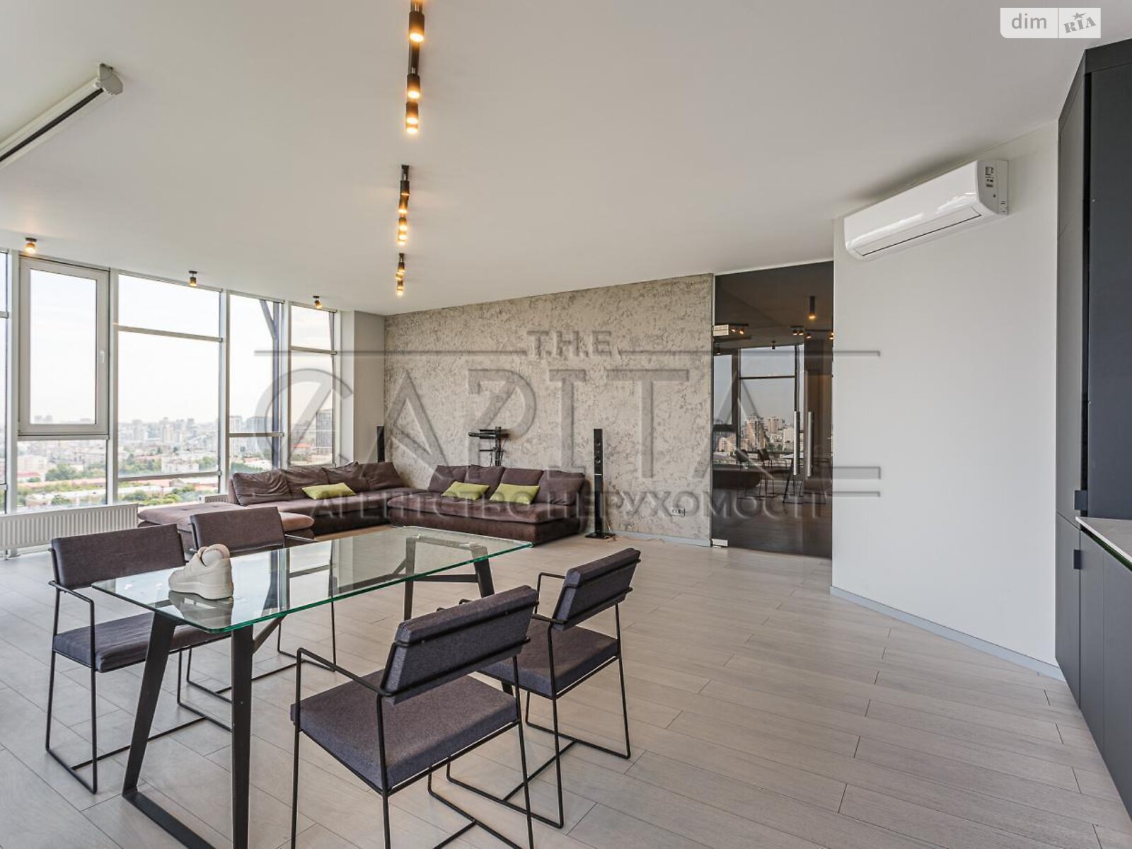 Продажа трехкомнатной квартиры в Киеве, на ул. Авиаконструктора Антонова, район Первомайский Массив фото 1