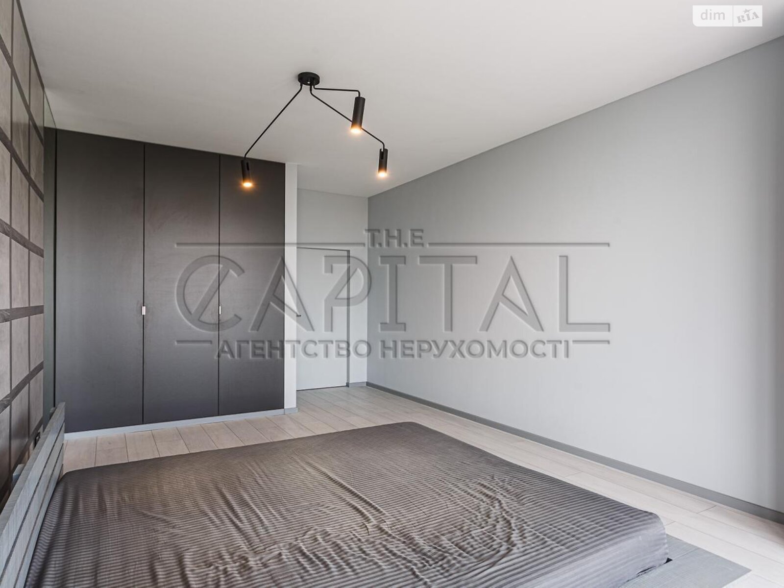 Продажа трехкомнатной квартиры в Киеве, на ул. Авиаконструктора Антонова, район Первомайский Массив фото 1