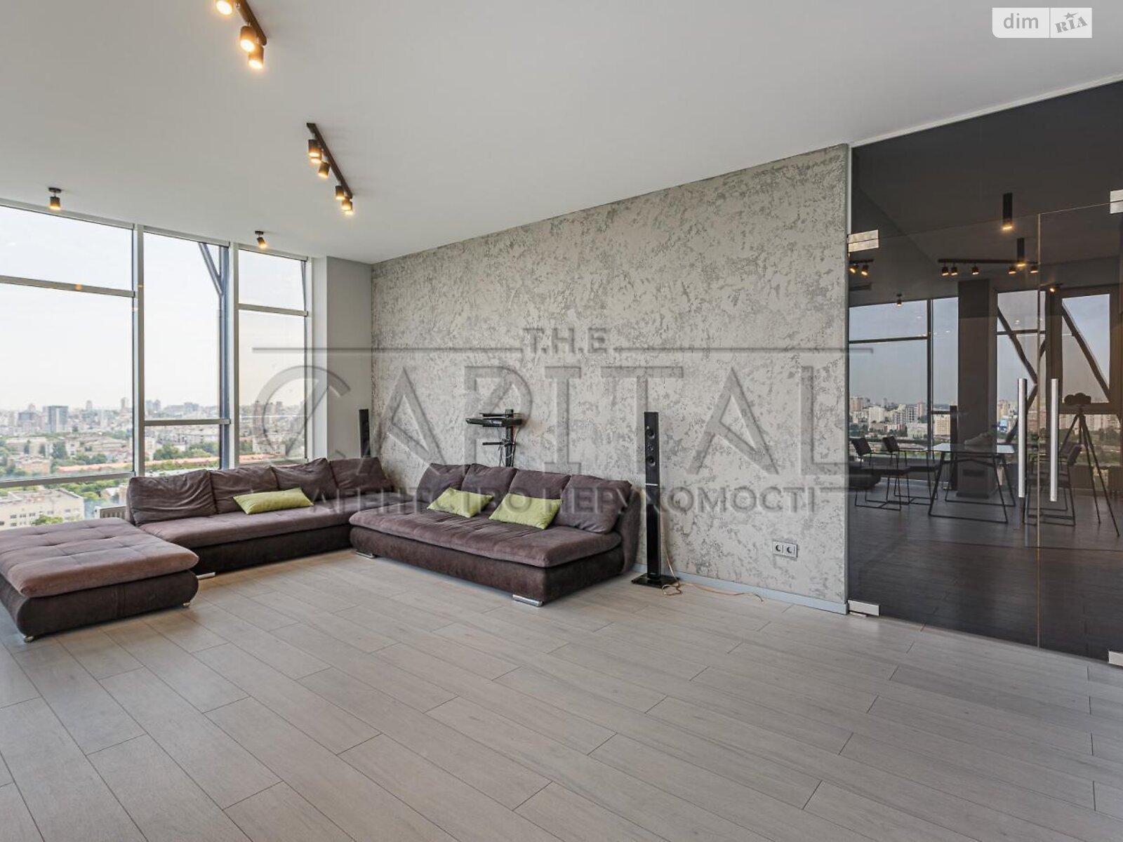 Продажа трехкомнатной квартиры в Киеве, на ул. Авиаконструктора Антонова, район Первомайский Массив фото 1