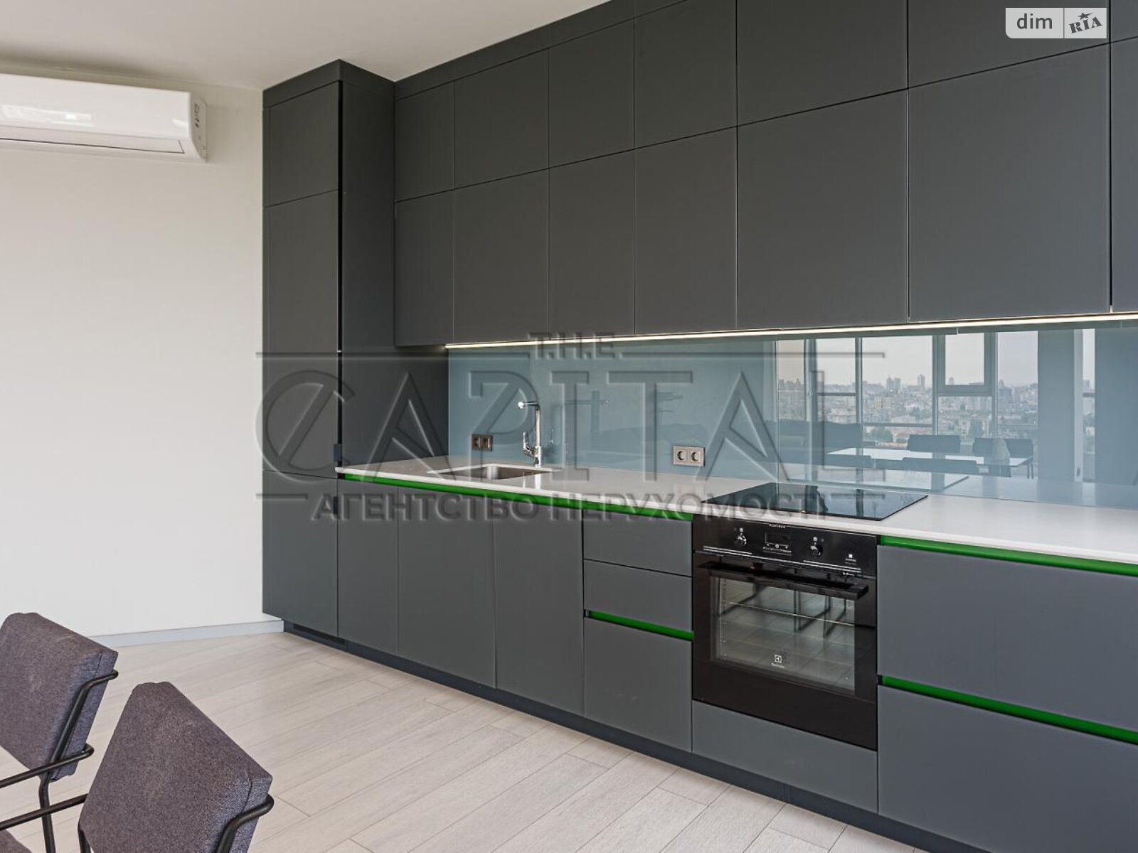 Продажа трехкомнатной квартиры в Киеве, на ул. Авиаконструктора Антонова, район Первомайский Массив фото 1