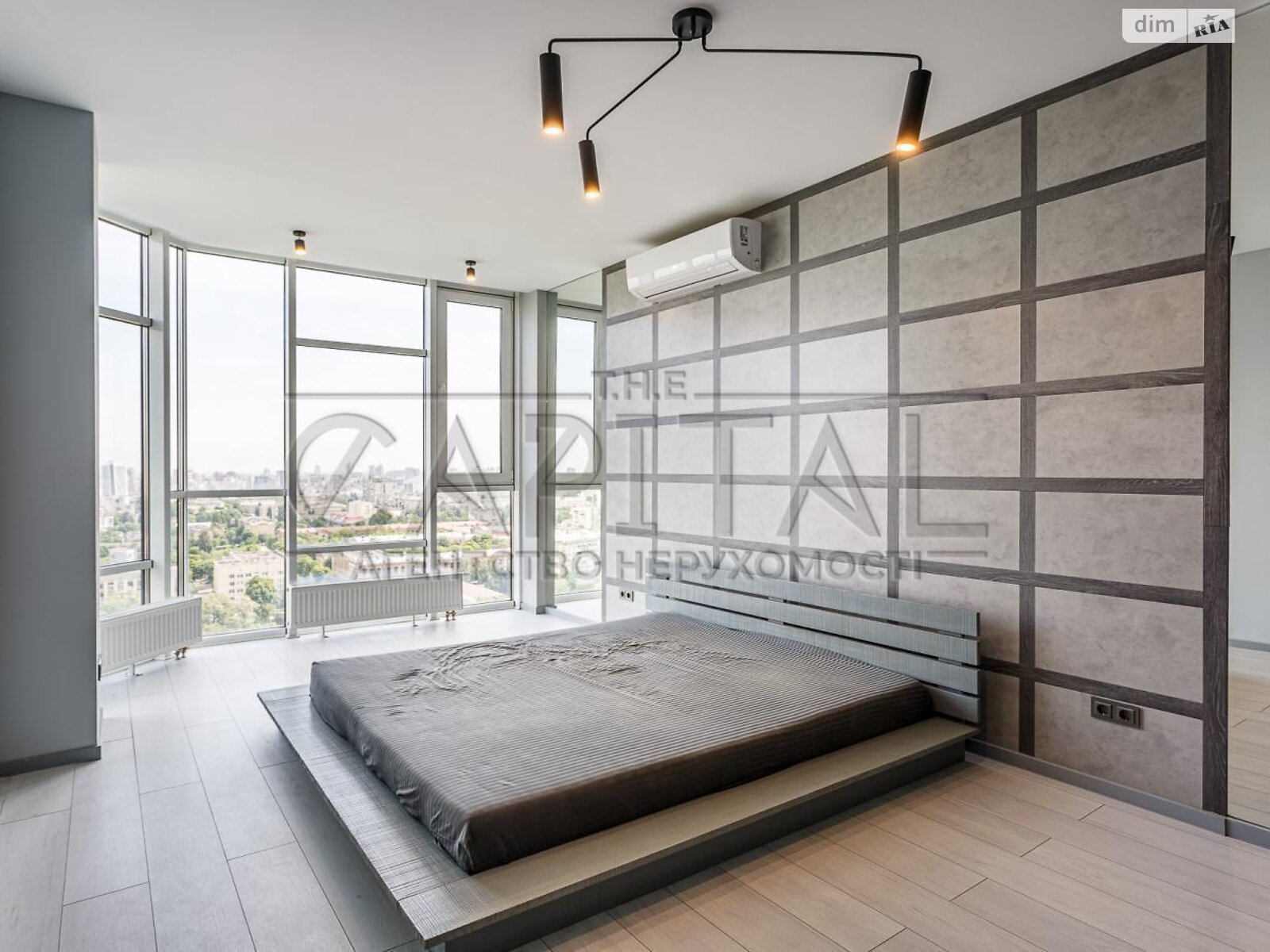 Продажа трехкомнатной квартиры в Киеве, на ул. Авиаконструктора Антонова, район Первомайский Массив фото 1