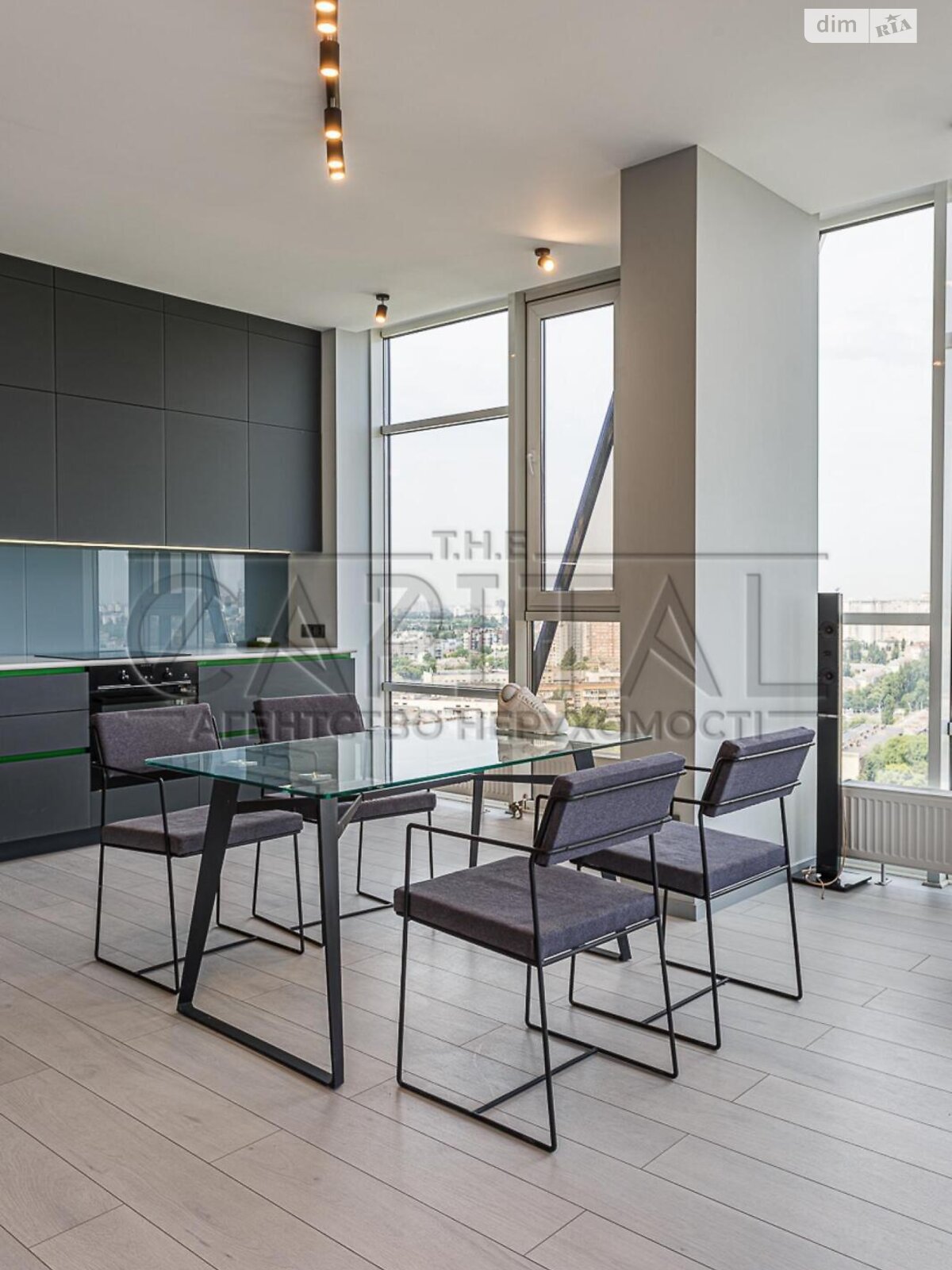 Продажа трехкомнатной квартиры в Киеве, на ул. Авиаконструктора Антонова, район Первомайский Массив фото 1