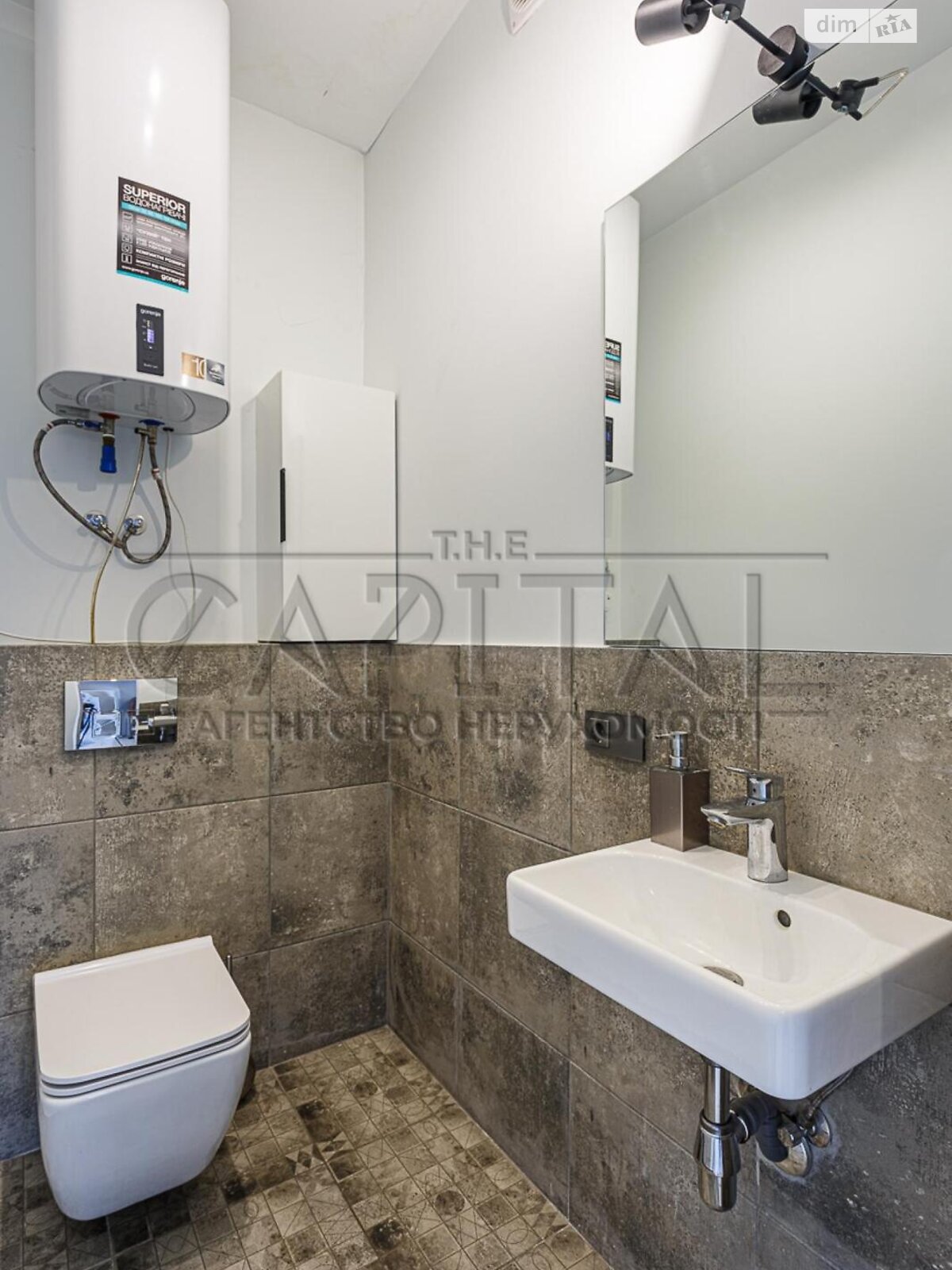 Продажа трехкомнатной квартиры в Киеве, на ул. Авиаконструктора Антонова, район Первомайский Массив фото 1