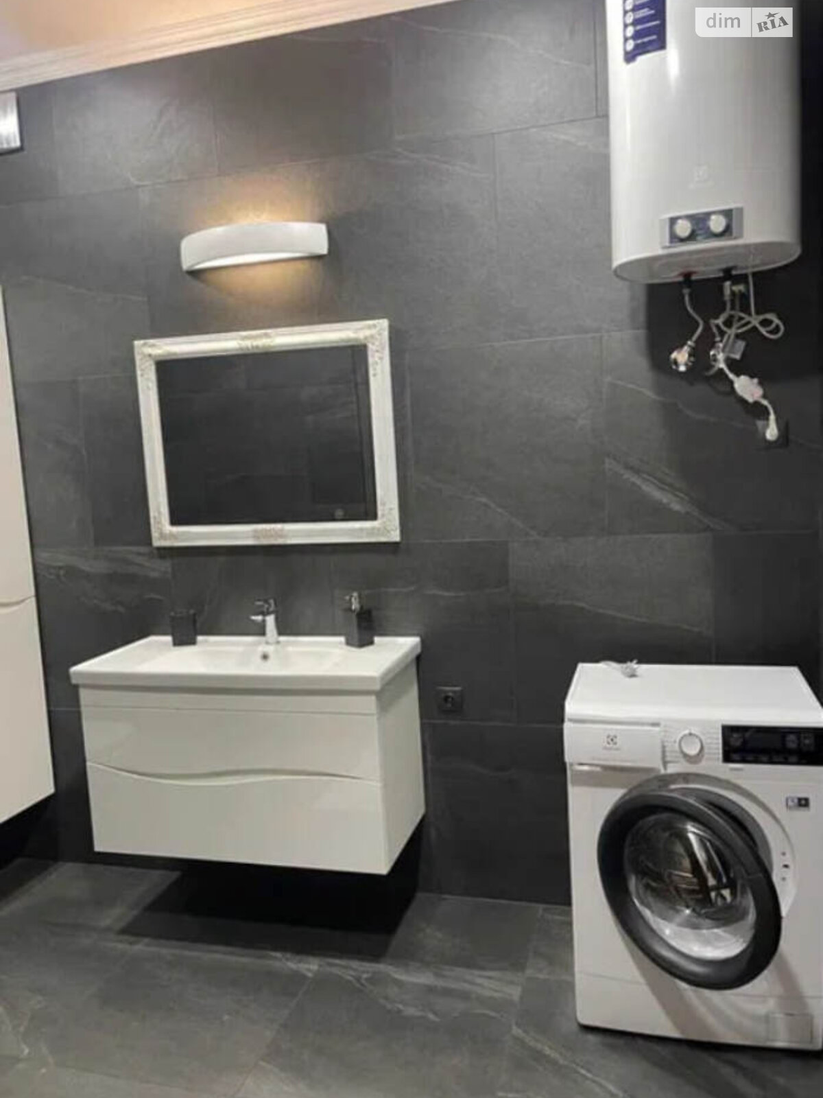 Продажа двухкомнатной квартиры в Киеве, на ул. Авиаконструктора Антонова 2Б, район Первомайский Массив фото 1