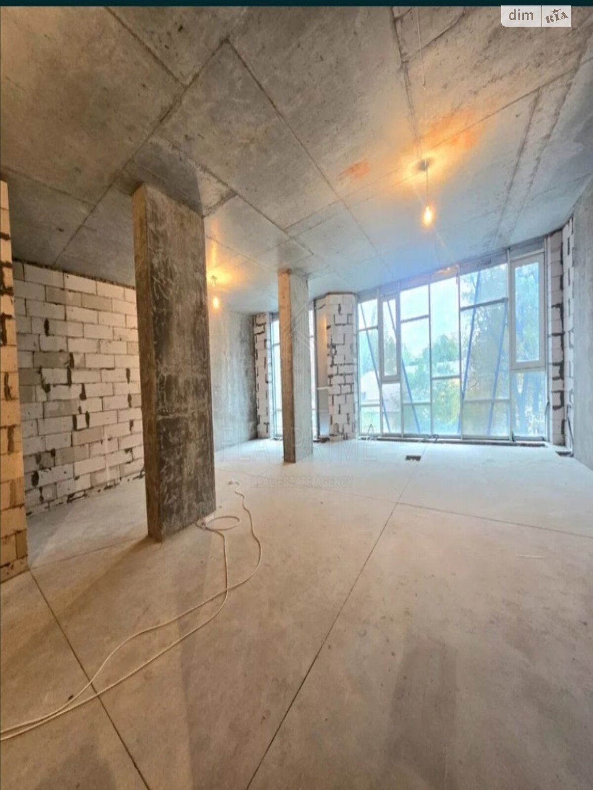 Продажа трехкомнатной квартиры в Киеве, на ул. Авиаконструктора Антонова 2Б, кв. 1, район Первомайский Массив фото 1 Продажа трехкомнатной квартиры в Киеве, на ул. Авиаконструктора Антонова 2Б, кв. 1, район Первомайский Массив фото 1