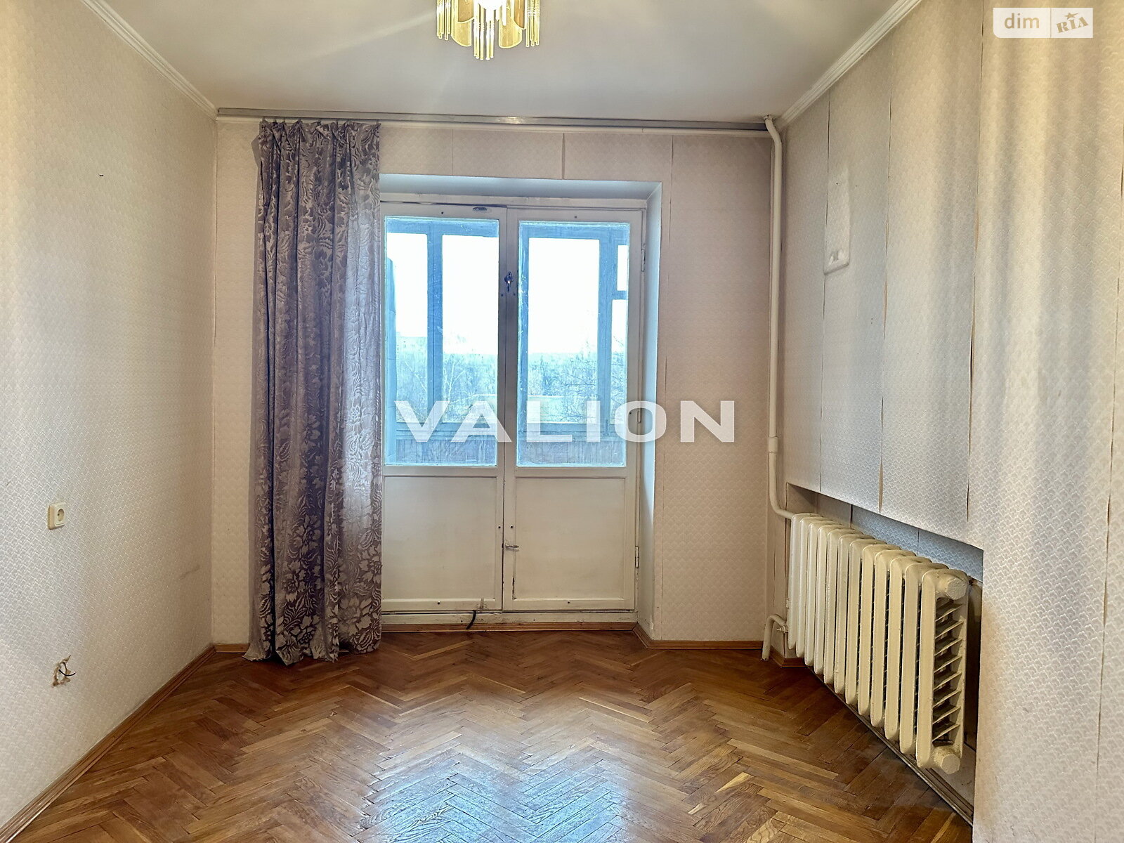 Продажа трехкомнатной квартиры в Киеве, на ул. Авиаконструктора Антонова 11, район Первомайский Массив фото 1