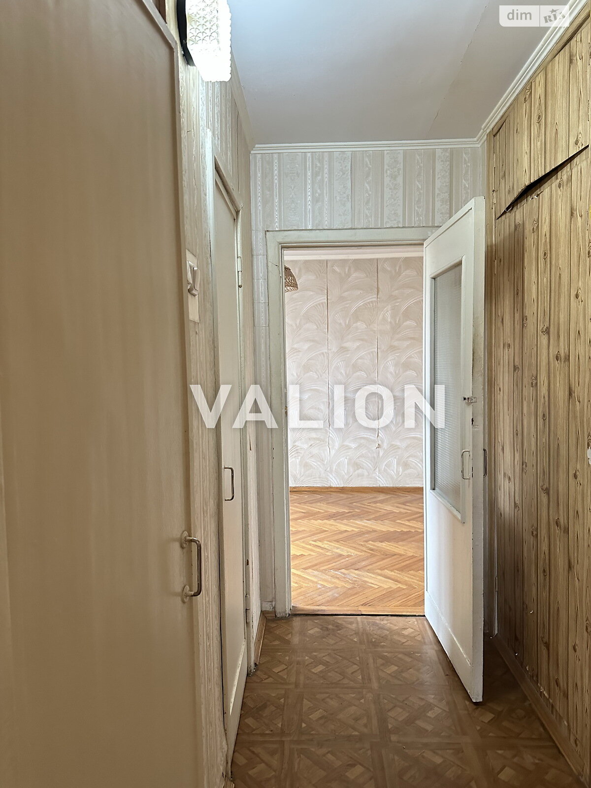 Продажа трехкомнатной квартиры в Киеве, на ул. Авиаконструктора Антонова 11, район Первомайский Массив фото 1